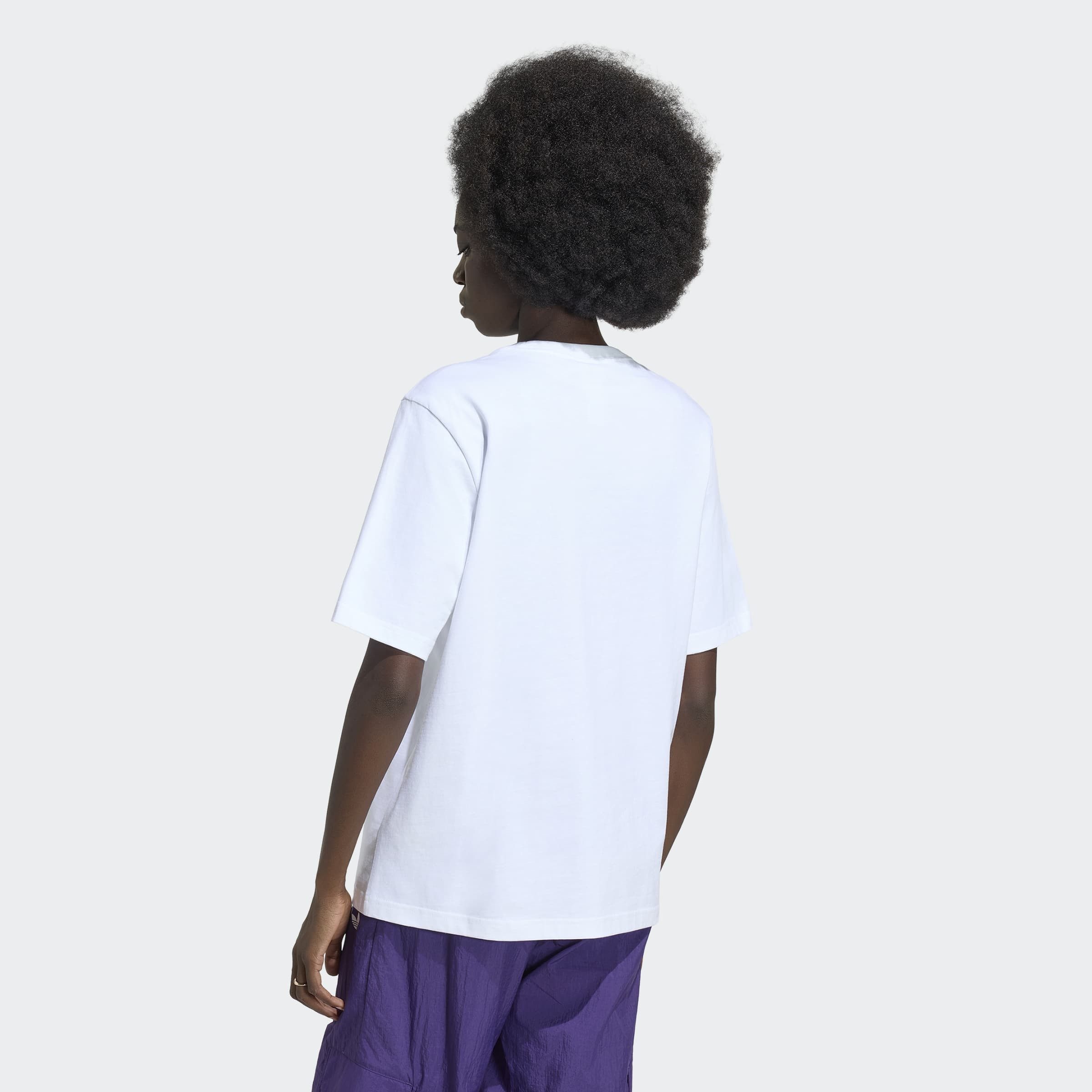 adidas Originals T-Shirt ESSENTIALS, LOCKER GESCHNITTEN für Erwachsene, mit sportlichem Stil, Kurzarmdesign, ohne Verschluss