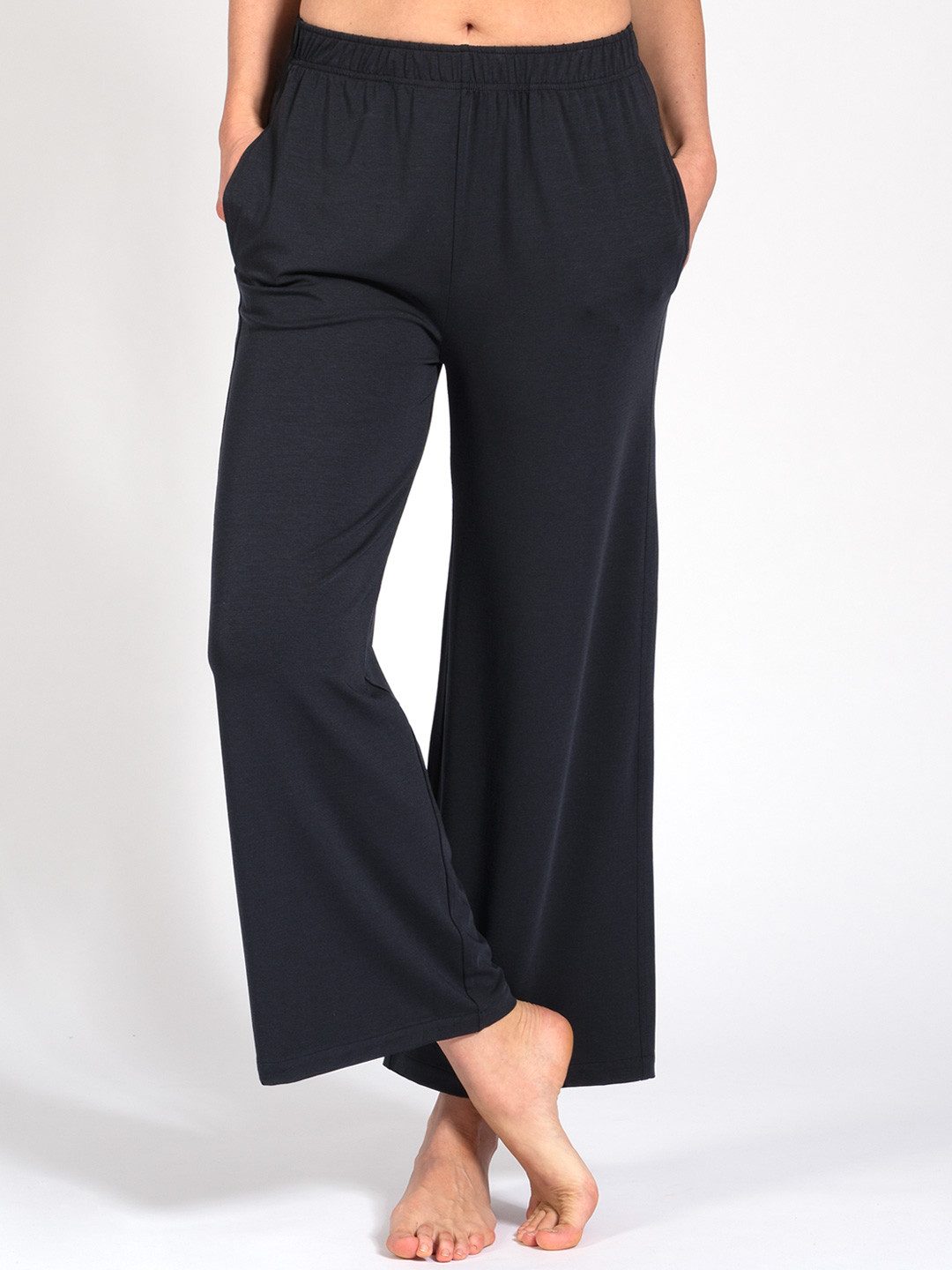 Magadi Yogahose Naomi im Palazzo-Stil aus weichem Naturmaterial