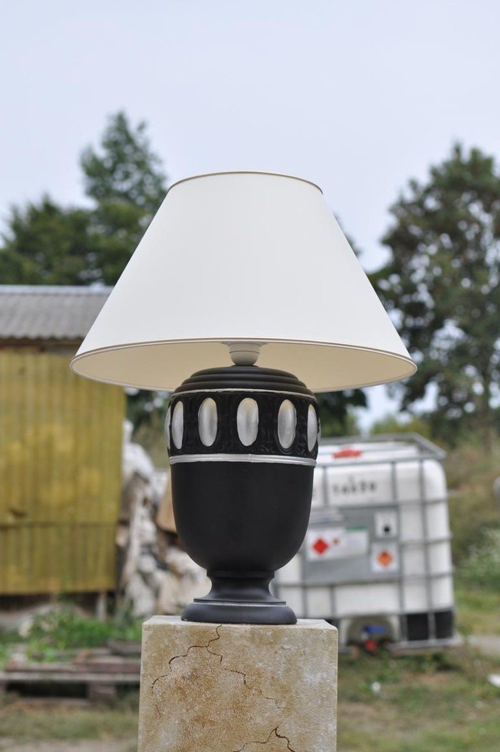 JVmoebel Schreibtischlampe Klassische Tischleuchte aus Metall in elegantem Design, Made in Europa