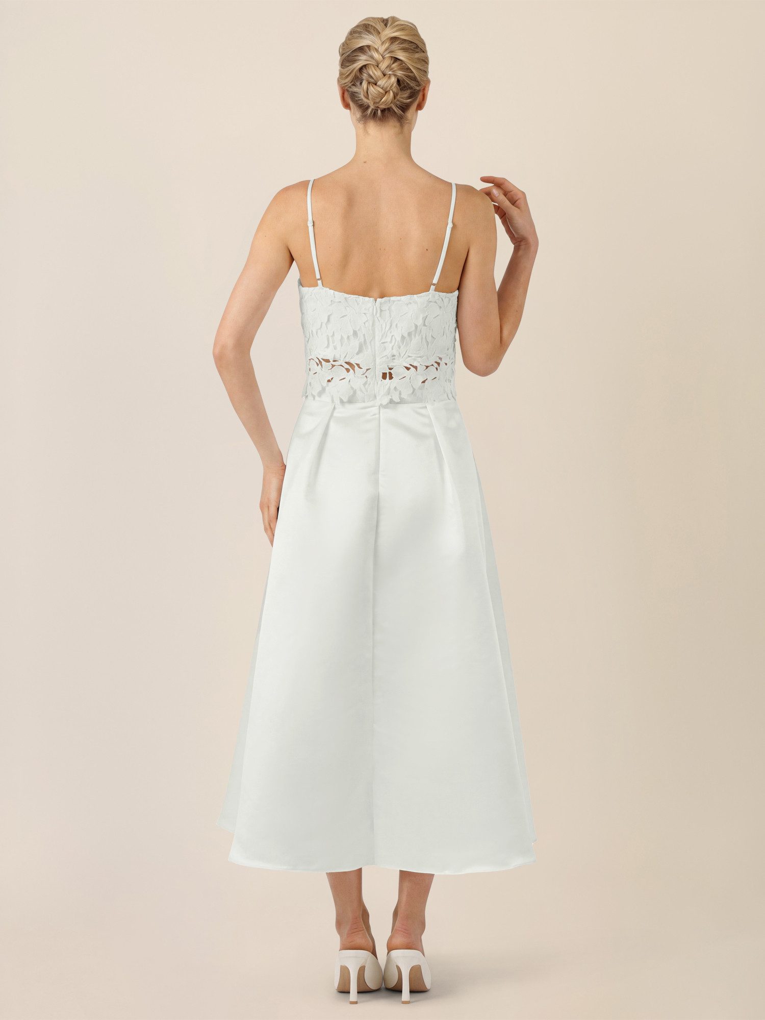 Apart Brautkleid mit A-Linienrock und Spaghettiträgern