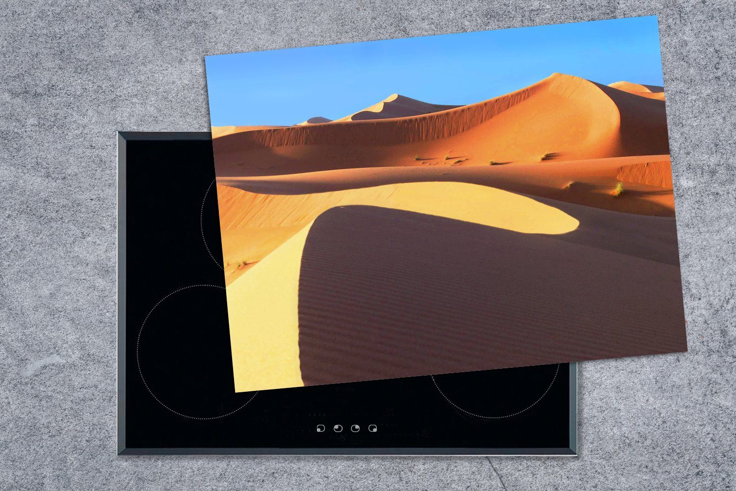 (1 nutzbar, in Wüste Mobile Sahara, Arbeitsfläche Vinyl, 70x52 der Herdblende-/Abdeckplatte MuchoWow cm, Ceranfeldabdeckung Sanddünen tlg),