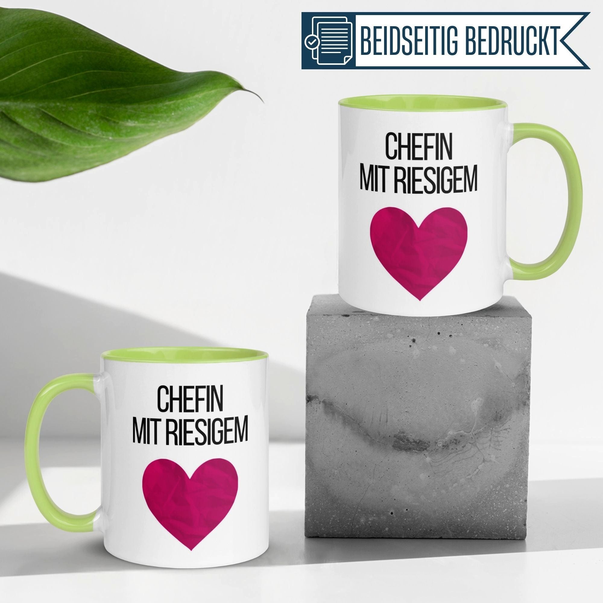 Momentals Tasse Chefin – „Chefin mit riesigem Herz“ – Teamleiterin Geschenk Becher, Gratis Versand · Links-&Rechtshänder · Spülmaschinenfest