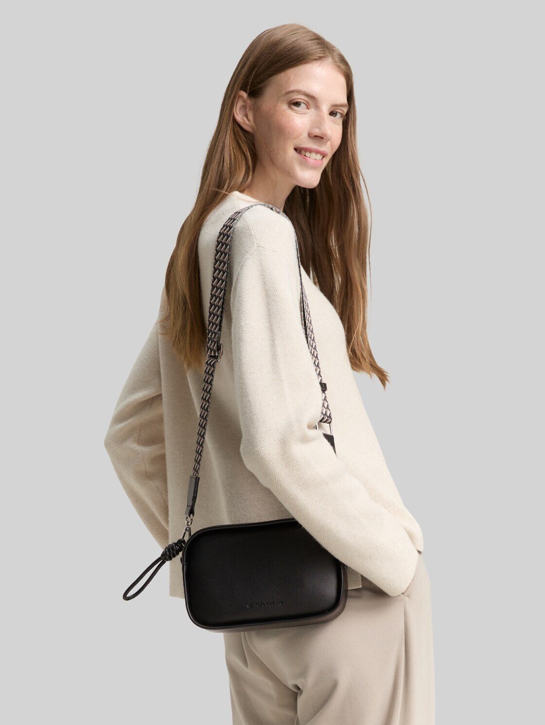 TOM TAILOR Kameratasche Bags, TTTATIANA Umhängetasche mit gemustertem Webriemen