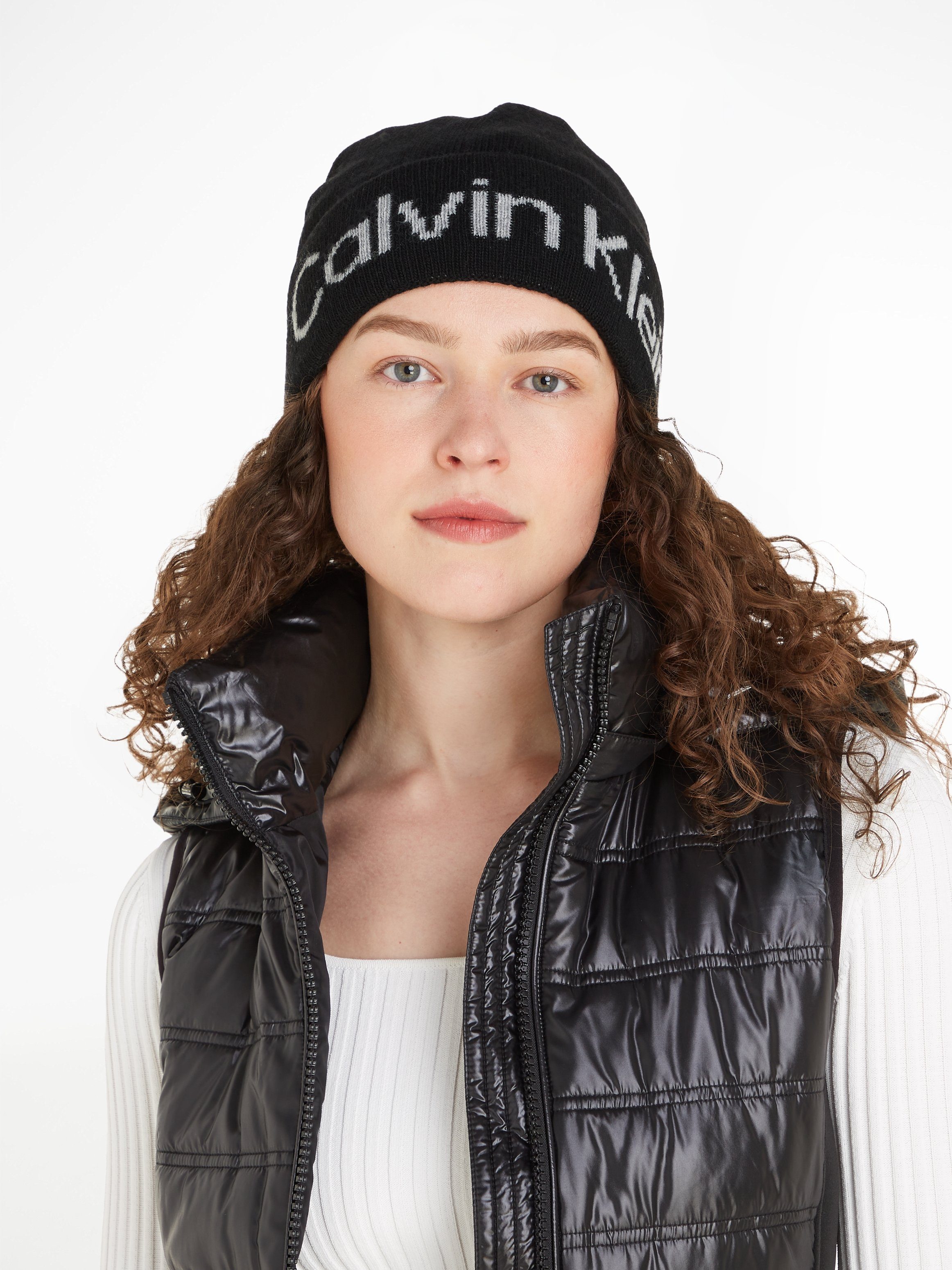 Calvin Klein LOGO REVERSO TONAL BEANIE - Adīta cepure - black/melns 