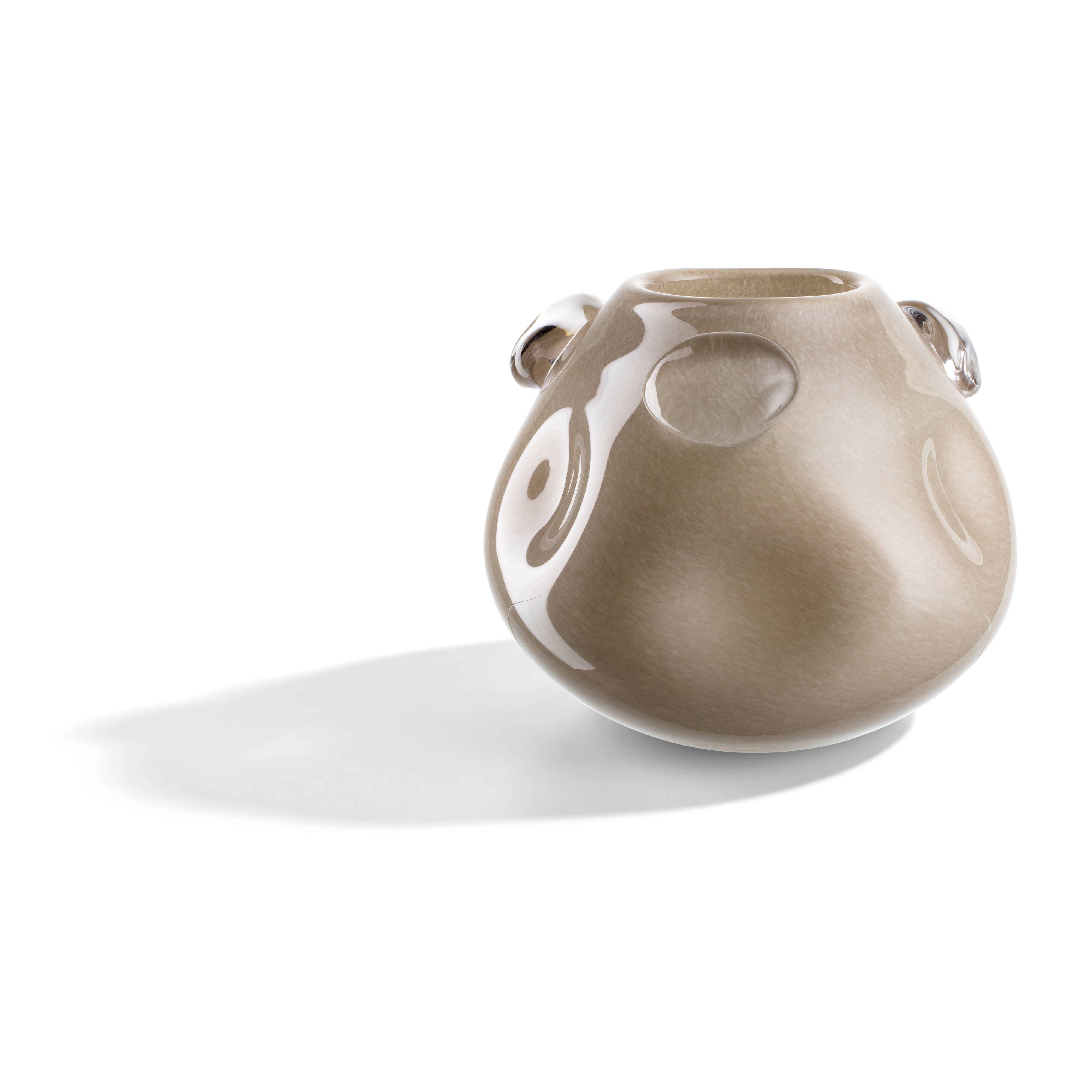 LEONARDO Tischvase LEONARDO X MICHI VON WANT, Handgefertigtes Unikat, Farbglas beige, organische Form, Blickfang