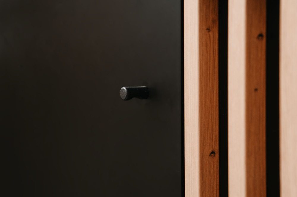 Finori Sideboard Kommode Monza, mit 3D-Lamellen, Artisan Oak / schwarz