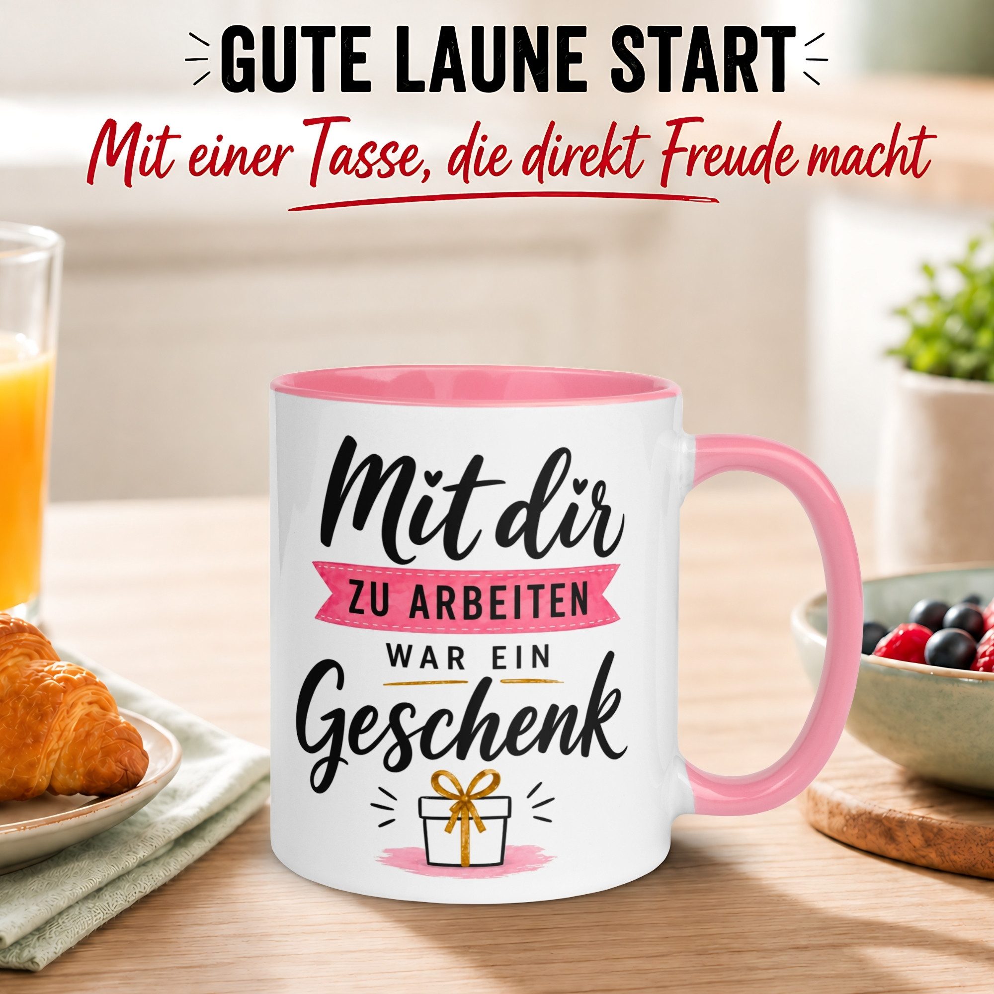 Momentals Tasse Abschiedsgeschenk Kollegin – „Mit dir zu arbeiten war ein Geschenk“, Gratis Versand · Links-&Rechtshänder · Spülmaschinenfest – Bild 3 von 5