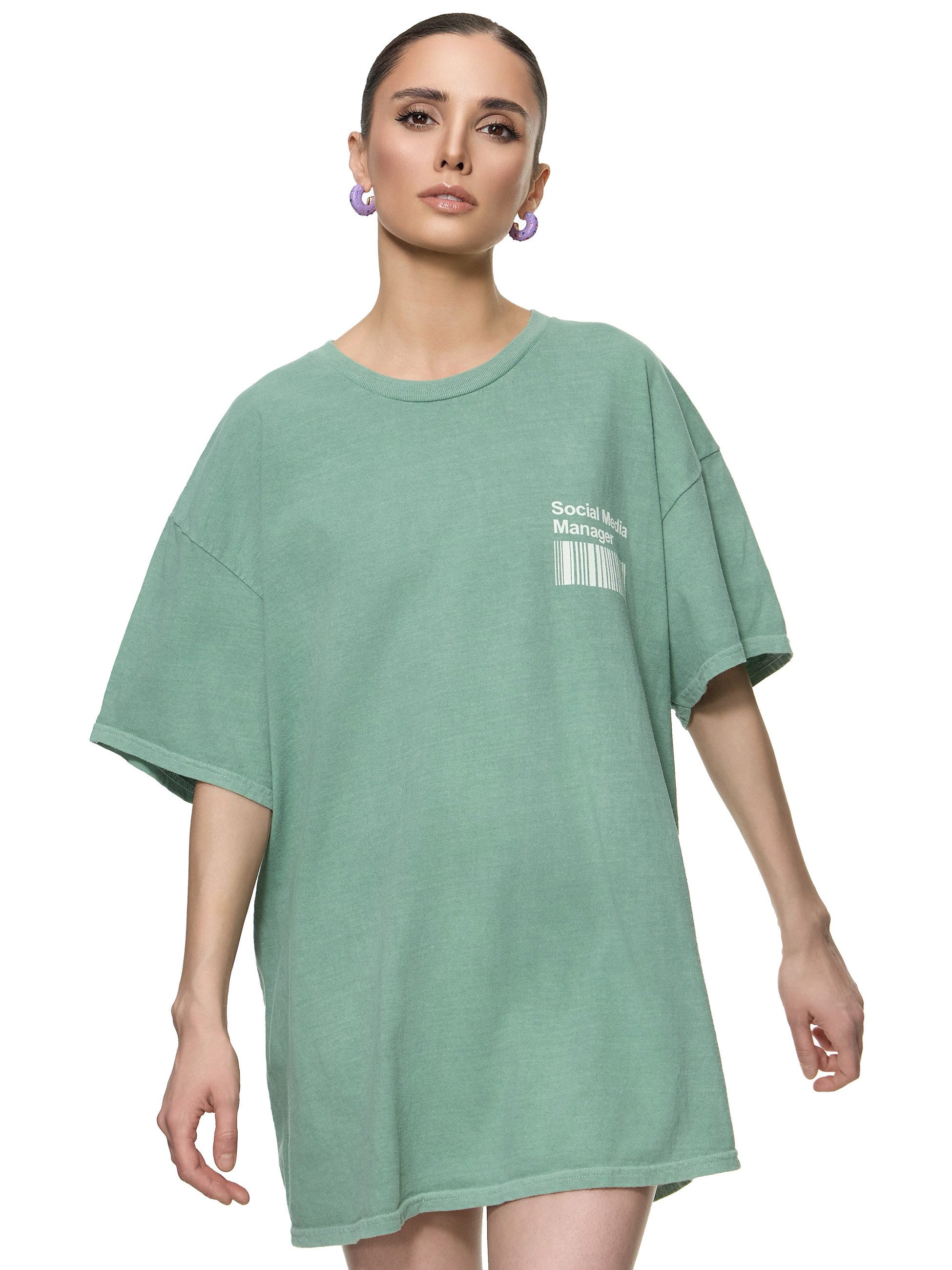 Worldclassca T-Shirt Worldclassca Oversized Print SOCIAL MEDIA T-Shirt lang Sommer Oberteil Print - SOCIAL MEDIA MANAGER 100% ENERGY