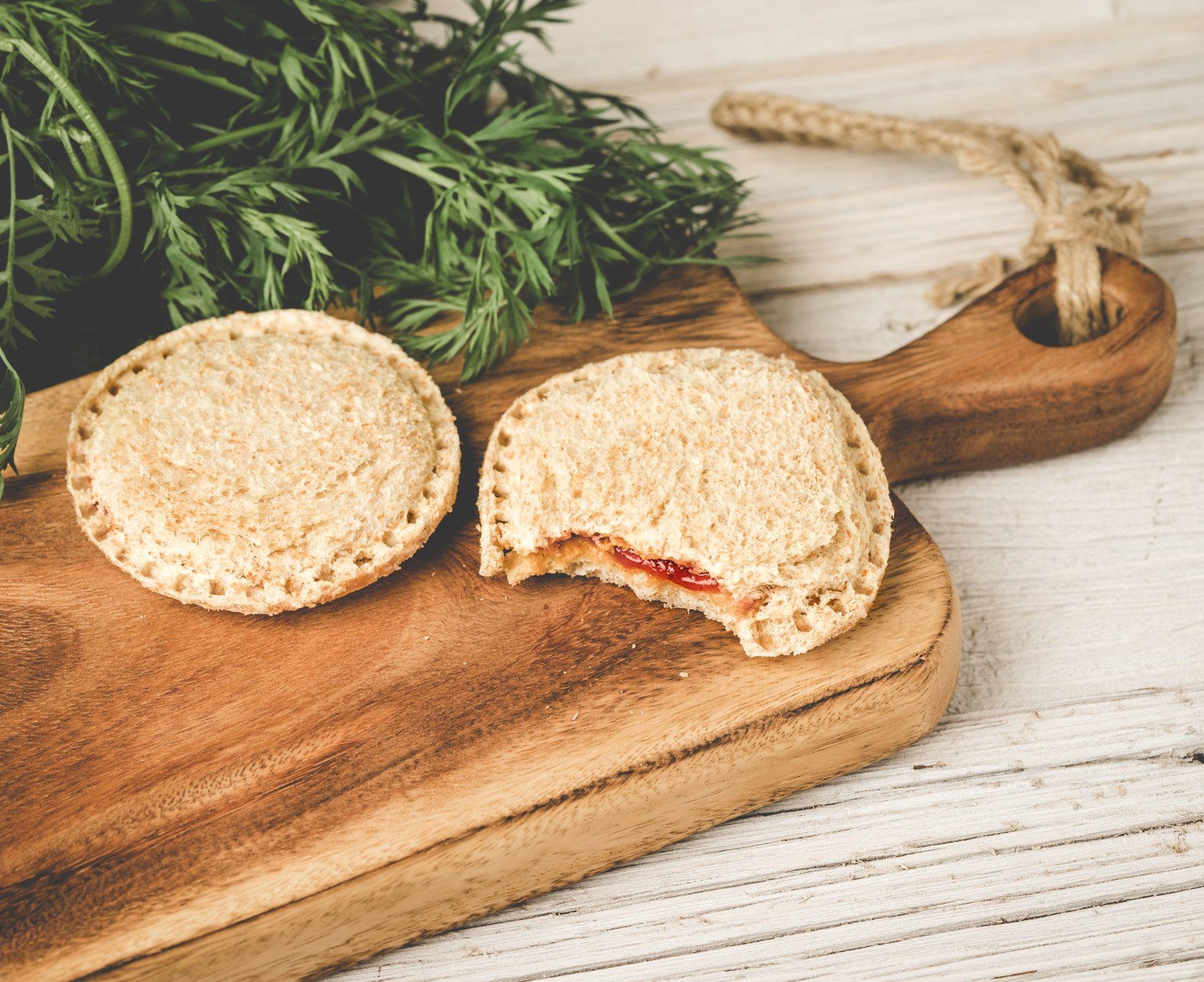 LEKKABOX Ausstechform 2er Set Brot Ausstecher mit Versiegelung für gefüllte Sandwiches, Hervorragend zum Ausstechen von Brot und Plätzchen – Bild 3 von 5