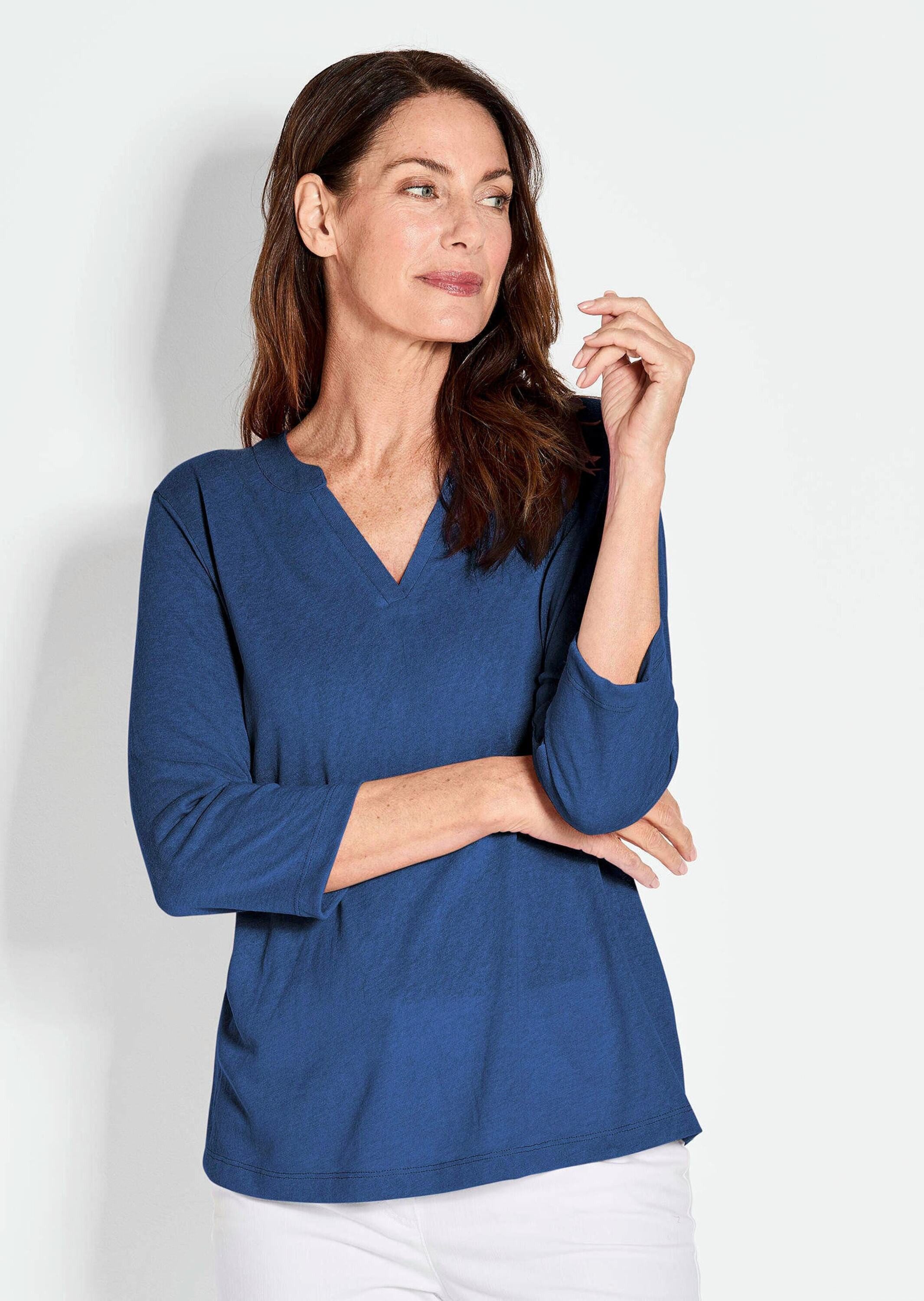 GOLDNER T-Shirt Kurzgröße: Modisches 3/4-Arm-Oberteil Sommerbluse mit V-Aus günstig online kaufen