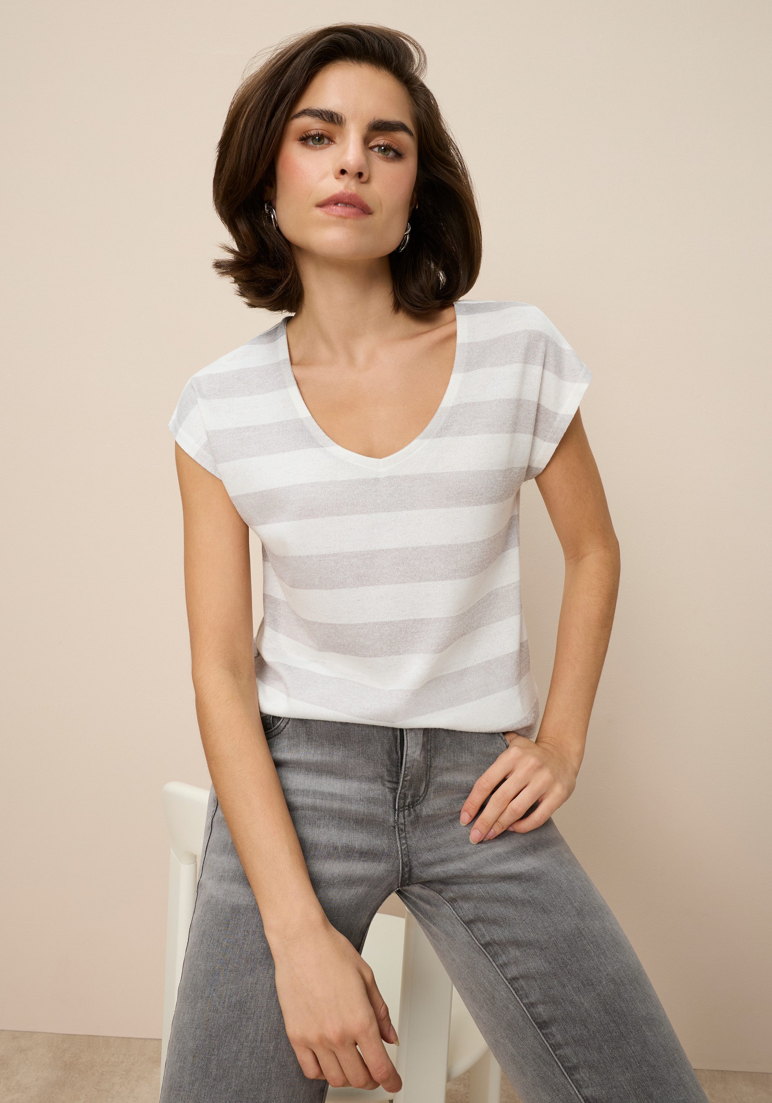 Tamaris V-Shirt mit lässigem Schnitt und Streifen