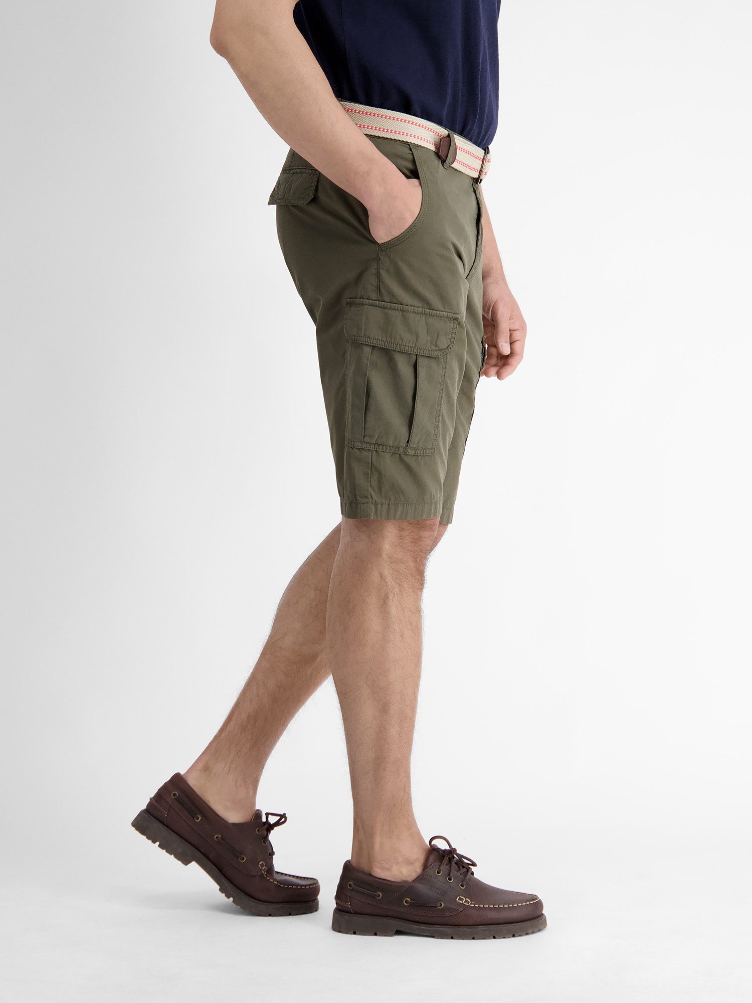LERROS Bermudas Herren Cargo Bermudashorts mit Seitentaschen und Gürtel (Set) Bequem geschnittene Bermuda für den Sommer, Einfarbig, 100% Baumwolle