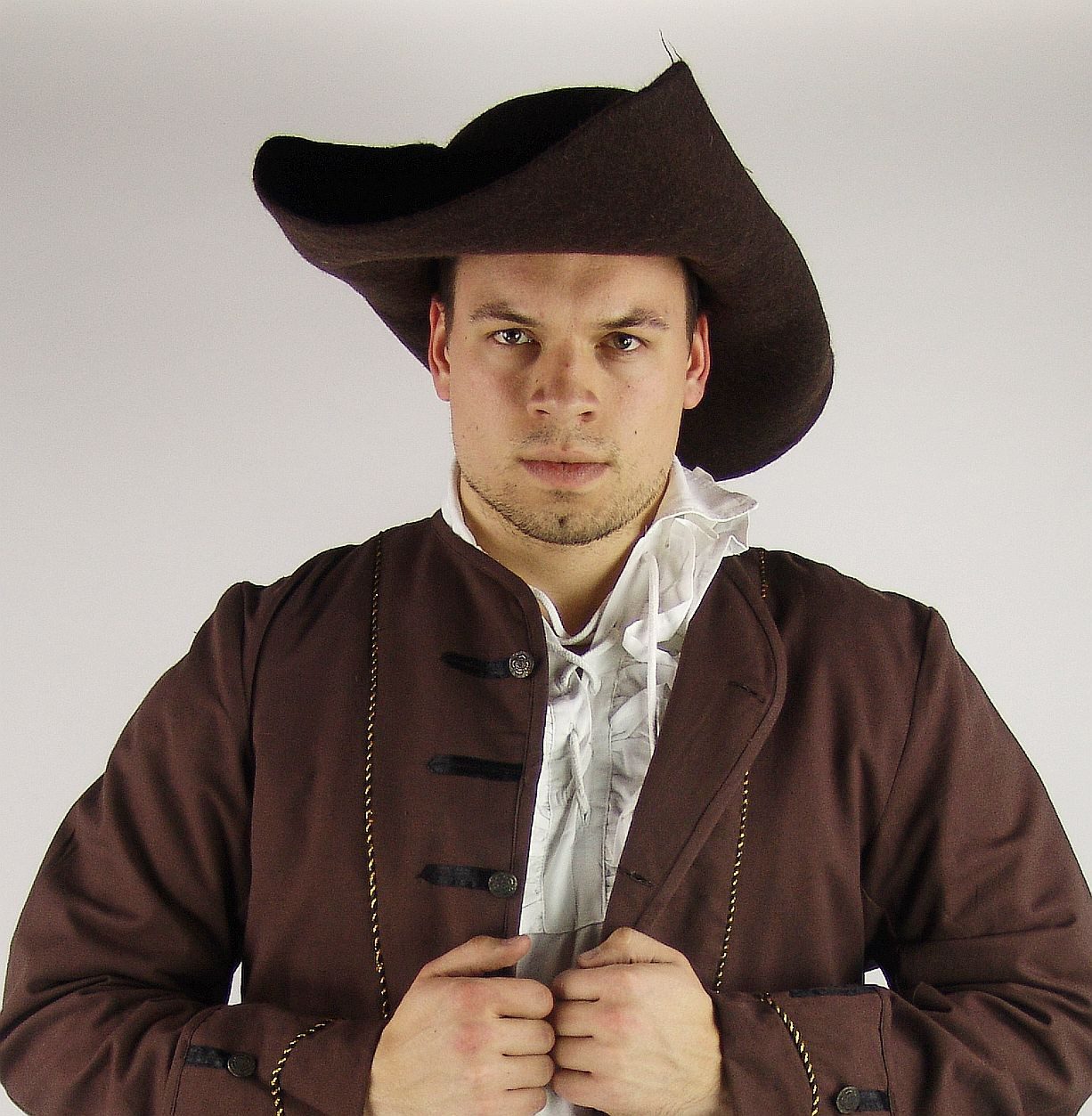 Leonardo Carbone Piraten-Kostüm Wollfilzhut "Pieter" mit Feder, markante Tricorn-Form, hochwertige Wolle