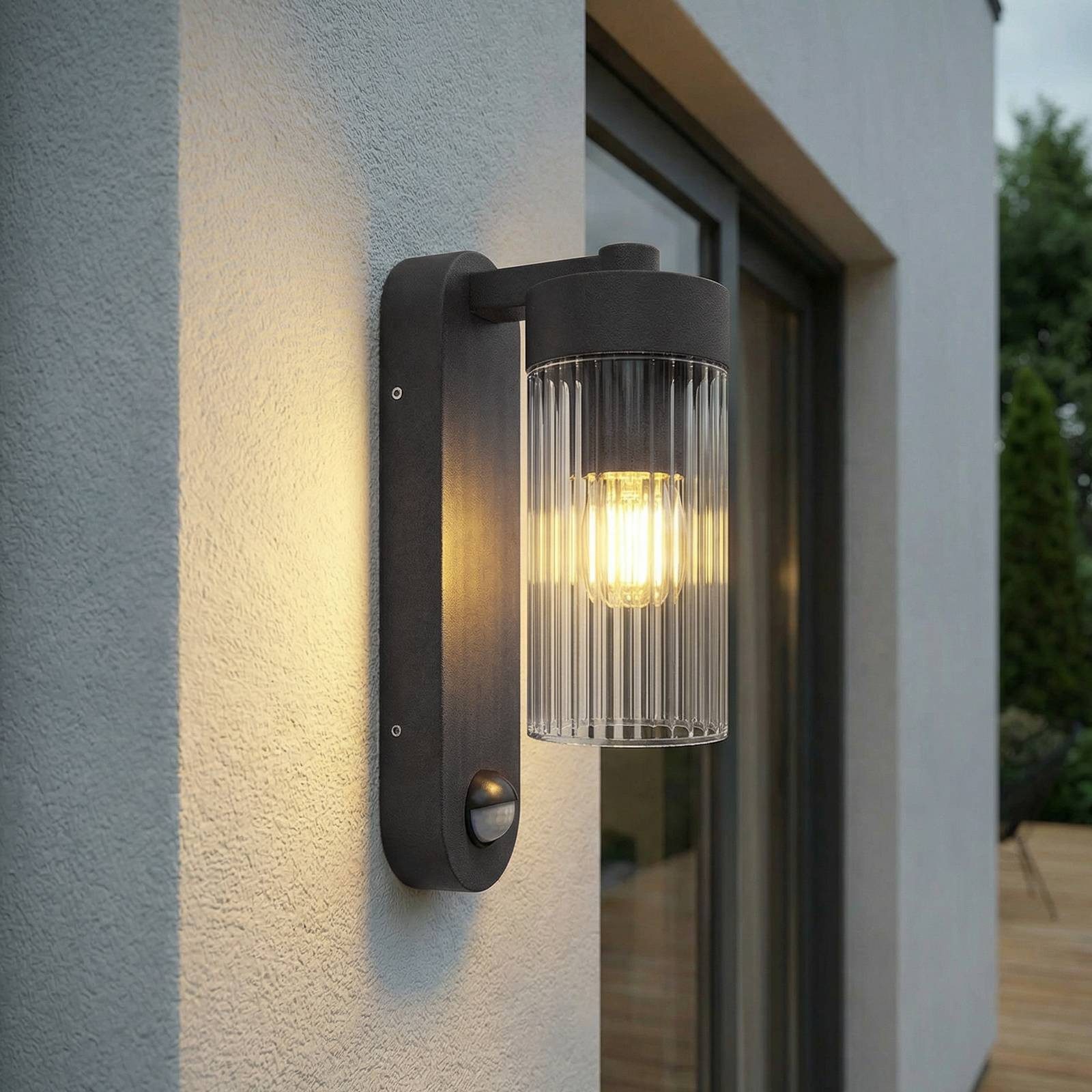Lindby Außen-Wandleuchte Kaliro, Metall, Schwarz IP54, 1 x 15 W LED