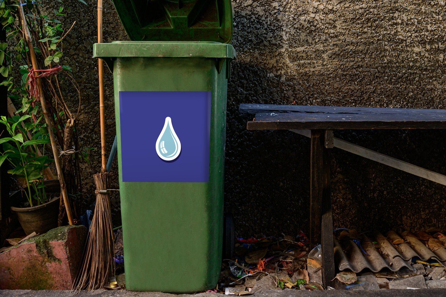Mülltonne, Illustration Eine St), Mülleimer-aufkleber, Sticker, Container, Wassertropfens Abfalbehälter hellblauen eines (1 MuchoWow Wandsticker