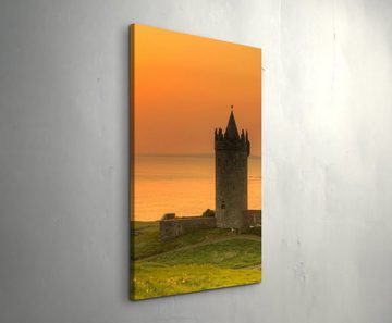 Sinus Art Leinwandbild Naturfotografie  Doonegore Castle im Sonnenuntergang, Irland - Leinwandbild