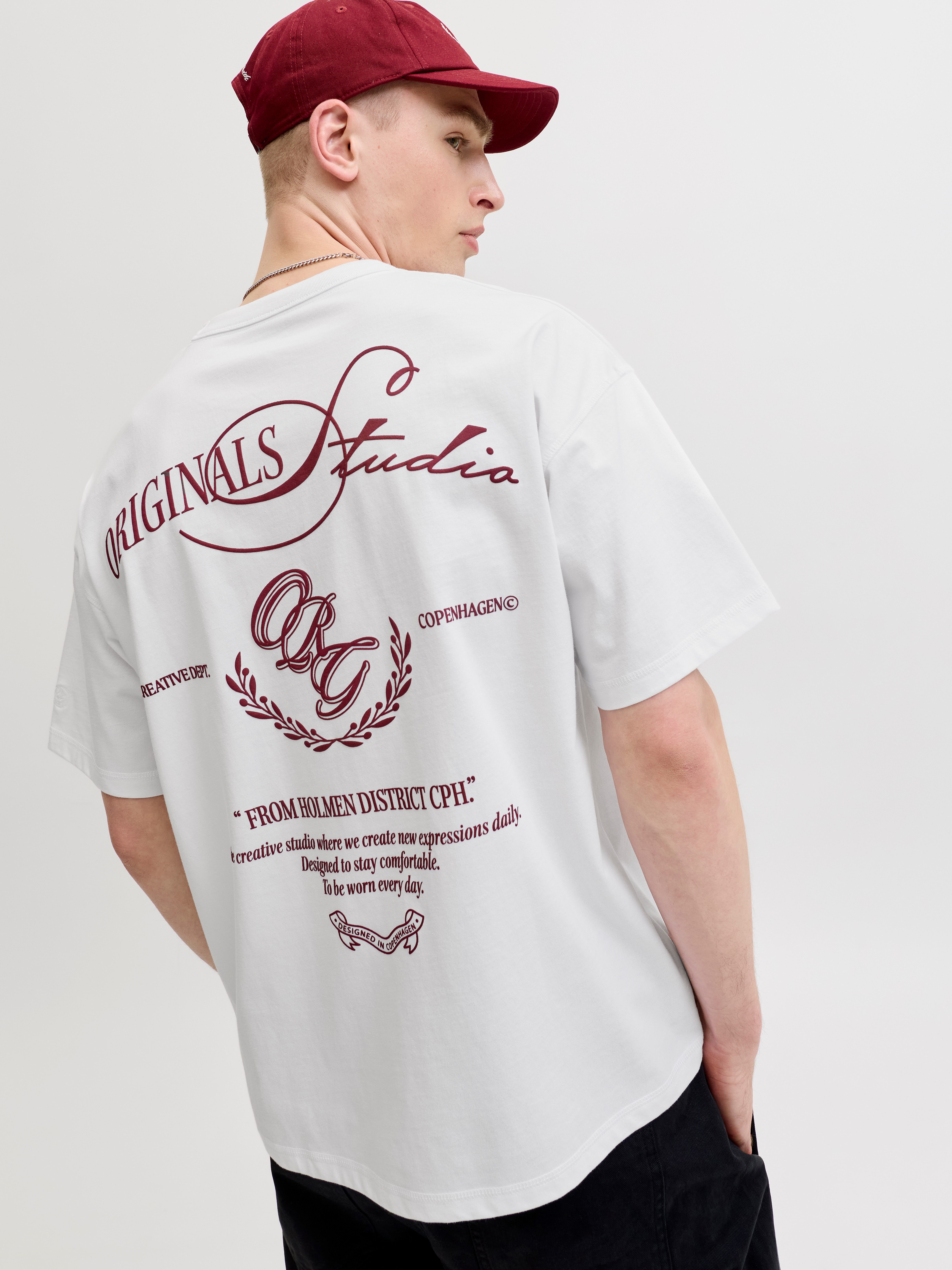 Jack & Jones Rundhalsshirt JORSANREMO TYPO TEE SS CREW NECK LN Baumwollmischung, locker geschnitten
