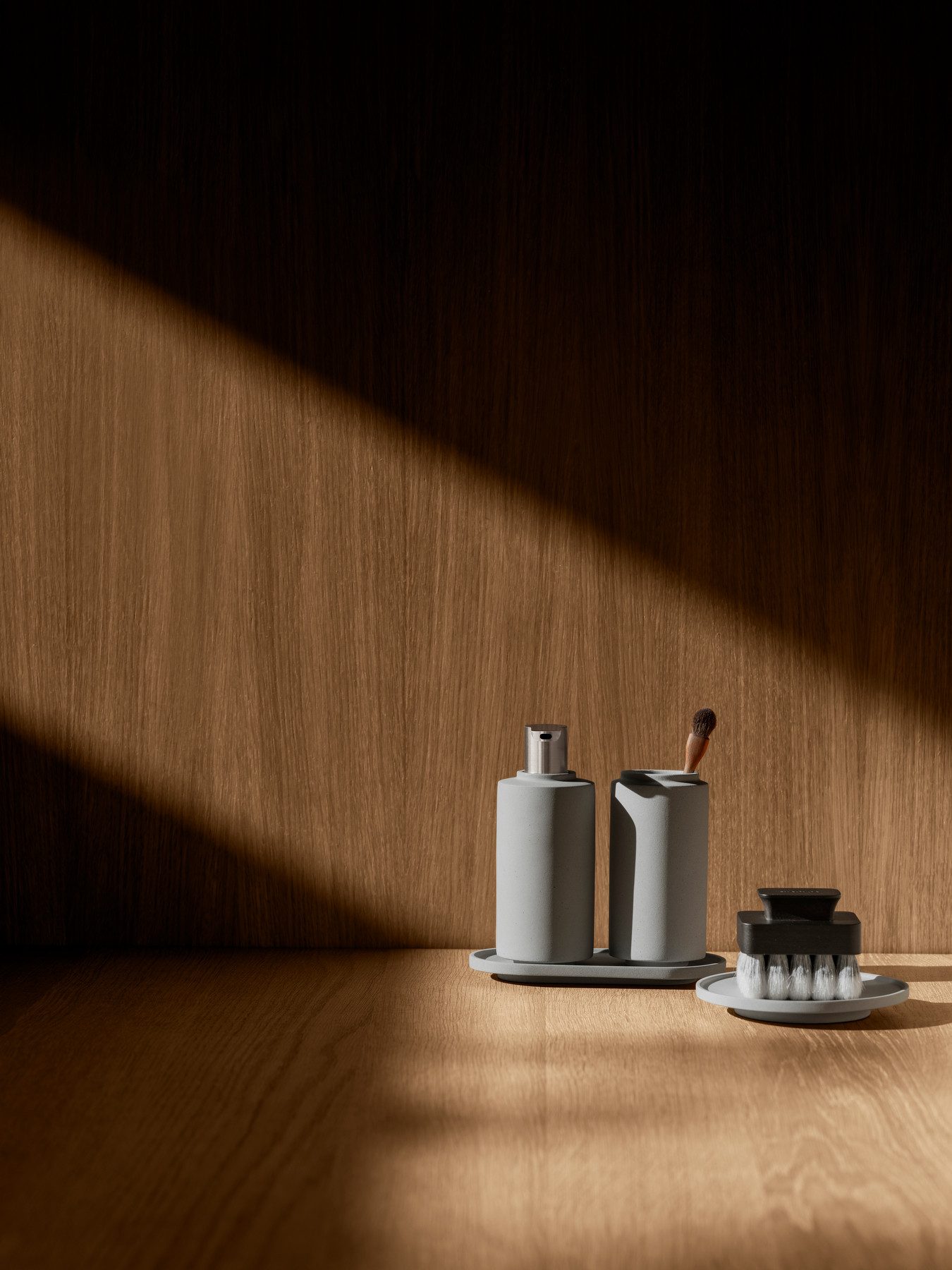 blomus Zahnputzbecher -CRETO- Beton Bad Becher: Minimalistisches Design, robust und elegant, Vielfältig, Robust, Platzsparend, Wasserabweisend, Sicherer Stand