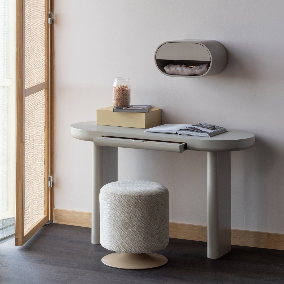 WOOOD Sitzhocker Islen - Bouclé-Stoff Beige, mit Drehfuß, Luxuriöser Bouclé-Bezug, funktionaler Drehsockel