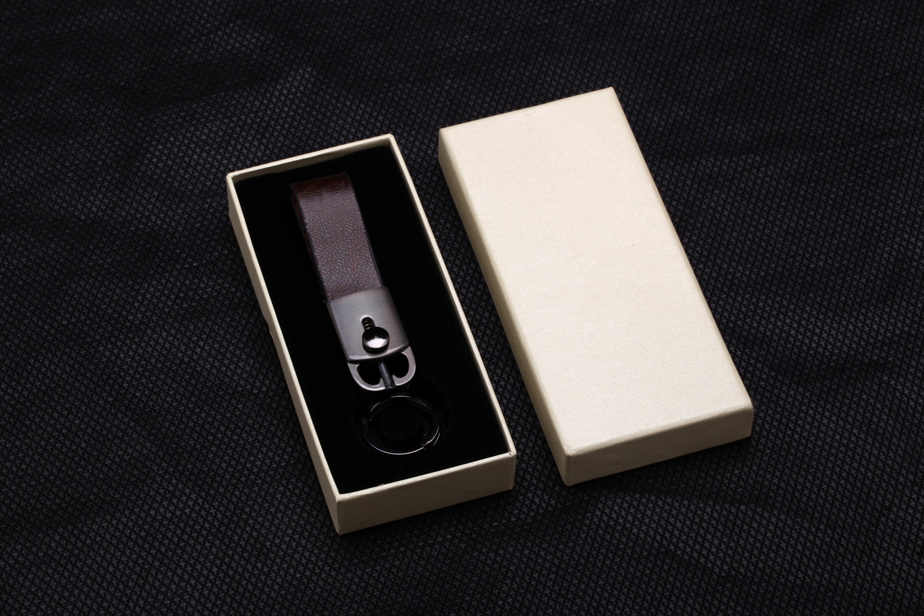Geschenk Kunstleder und Schlüsselring, - Schlüsselanhänger Schlüsselanhänger Leder Schlüsselbund Gold Auto Ringen mit Schlüsselhalter Geschenkbox Cerbery Schlüsselband aus