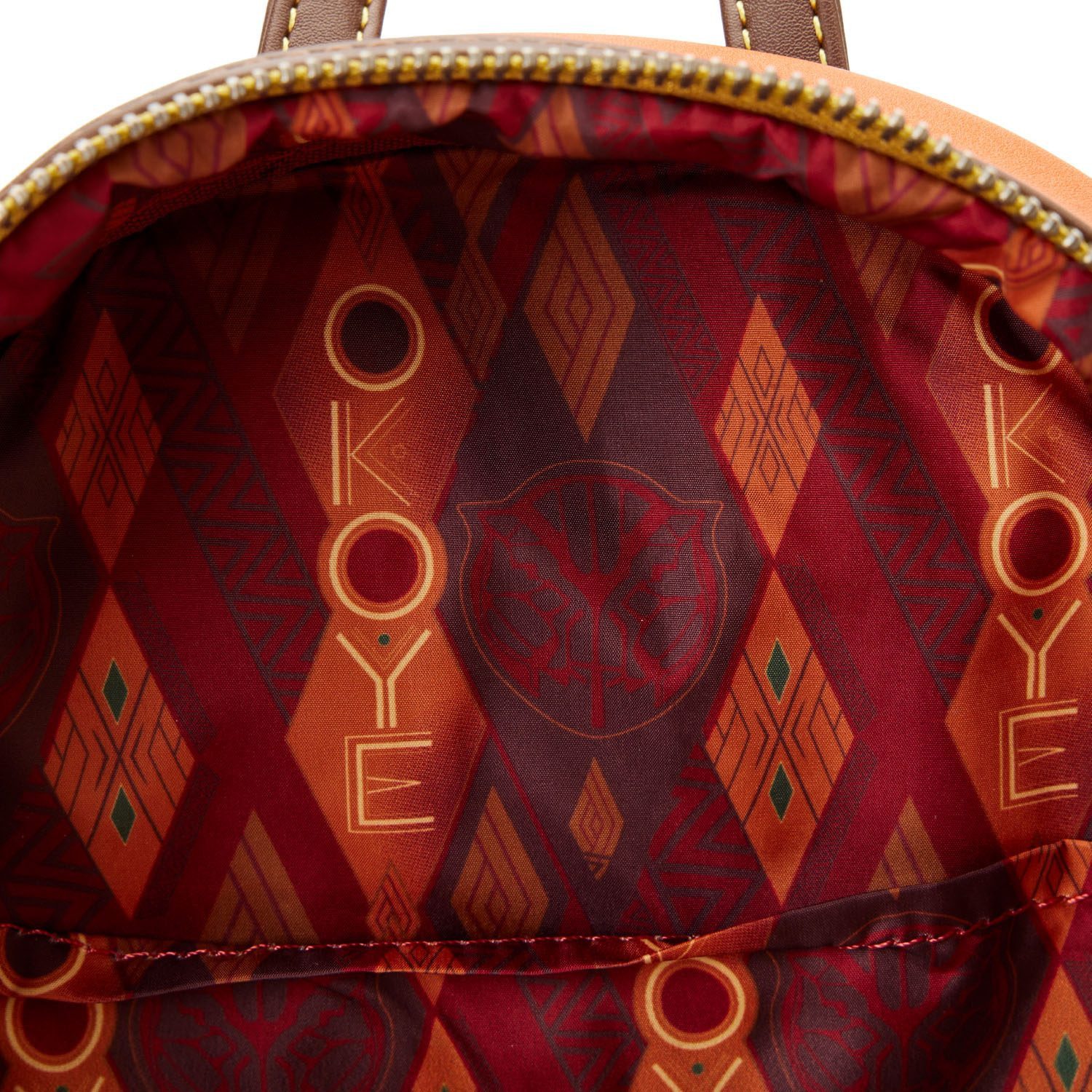 Loungefly Minirucksack Marvel by Loungefly Rucksack Black Panther Okoye Cosplay (1-tlg), hochwertig und detailliert