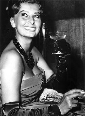 queence Acrylglasbild Champagne, Frau, Schwarz-Weiß, Stars, Sophia Loren, Fine Art-Print in Galeriequalität