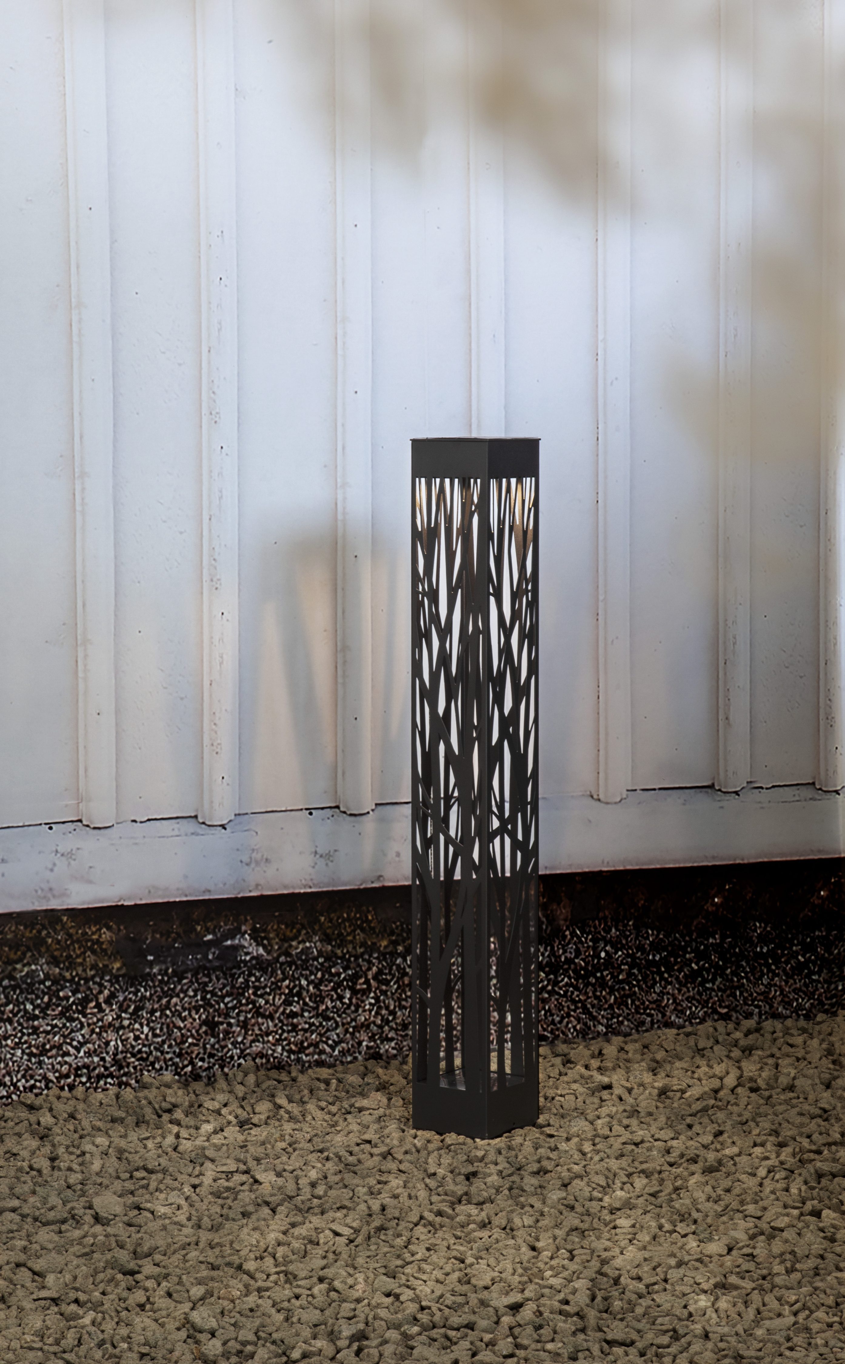 STAR TRADING LED Solarleuchte Solar-Wegleuchte Siranna, Tageslichtsensor, LED fest integriert, Warmweiß, dekoratives Metallgehäuse, Dämmerungssensor – Bild 4 von 5