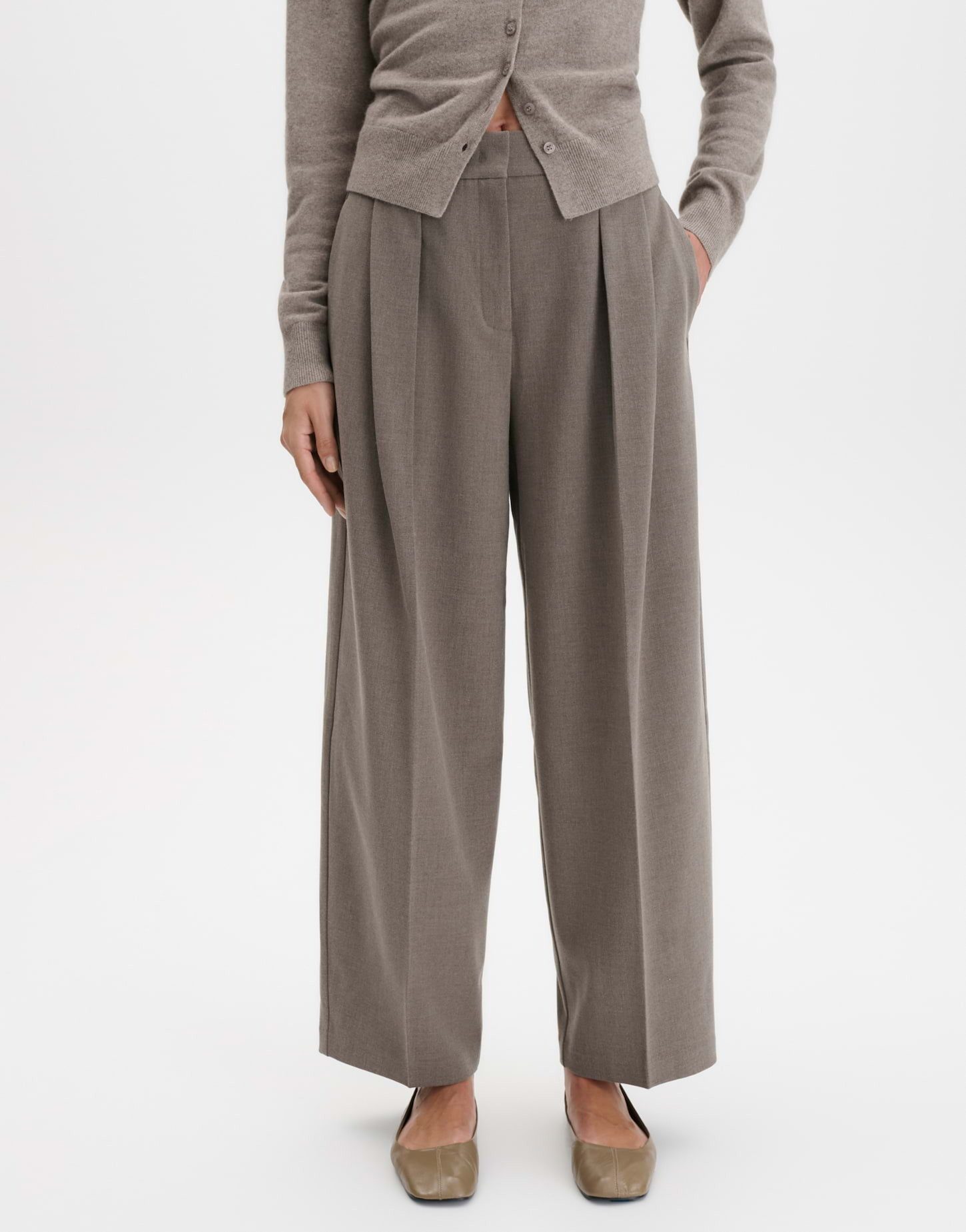 someday Bundfaltenhose Catsby tapered aus fließender Webware Weit geschnitten mit Bügelfalten und Wollanteil