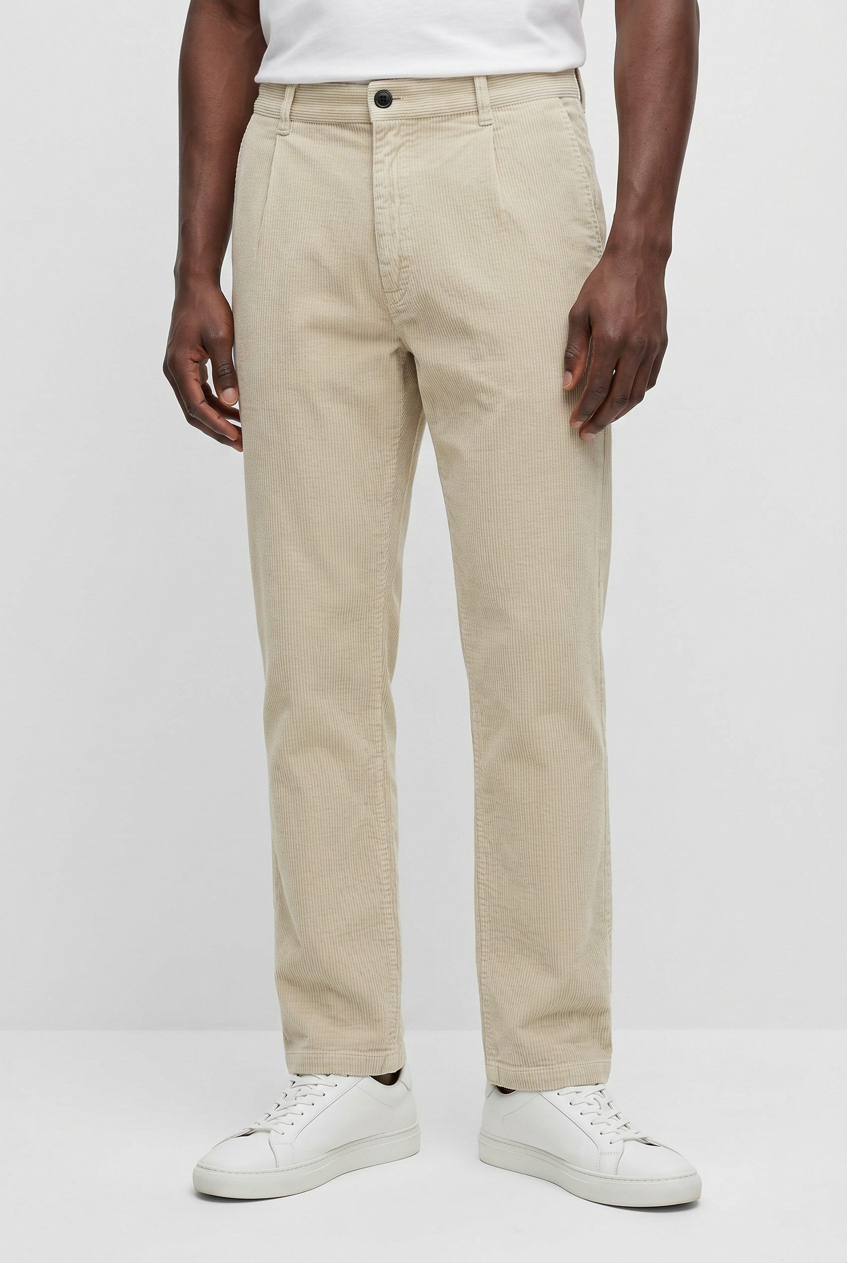 BOSS ORANGE Cordhose Pleated tapered fit, Feincord-Qualität, Bundfalte