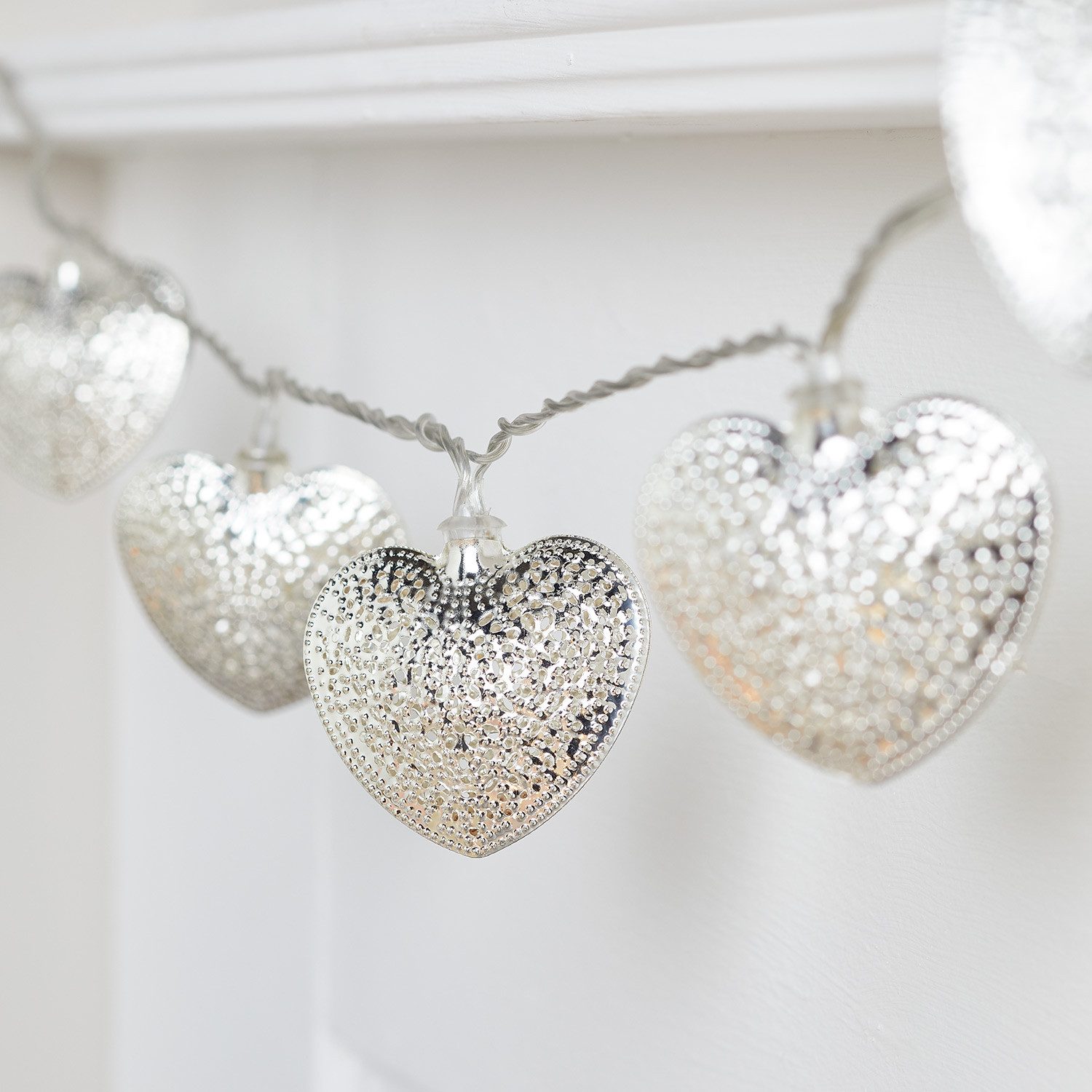 Lights4fun LED-Lichterkette 20er Metall Herzen Lichterkette silber