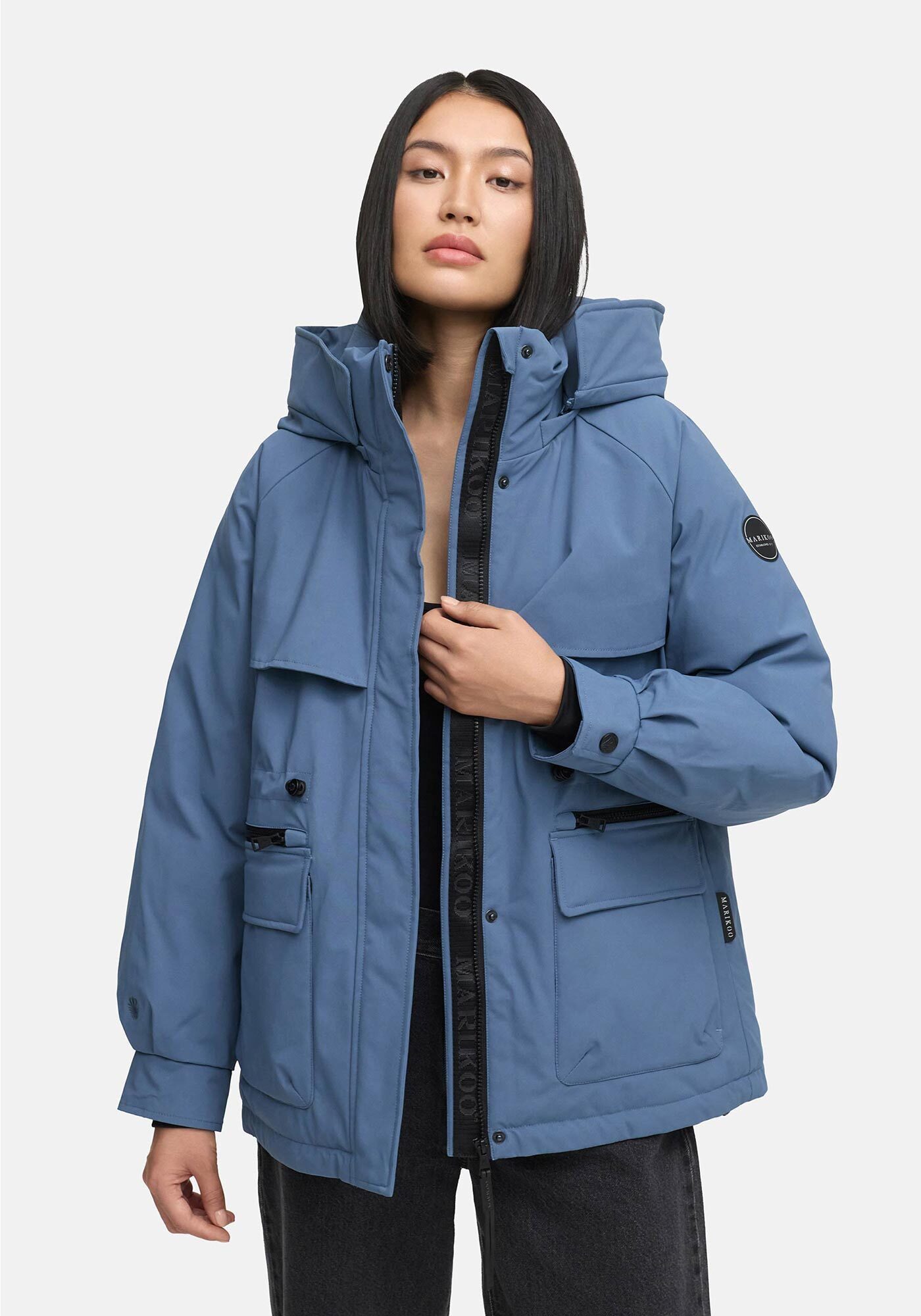 Marikoo Winterjacke Shigaraa mit abnehmbarer Kapuze und Gummizug an der Taille