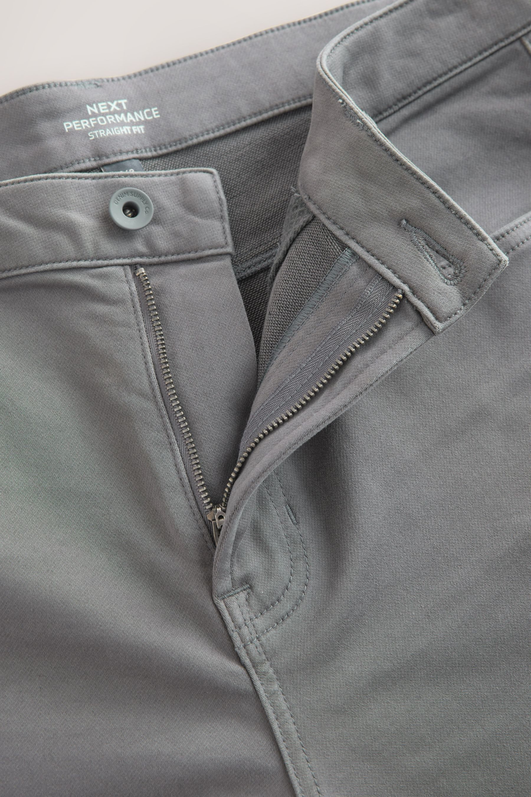 Next Straight-Jeans Straight Fit Jeans mit Comfort Stretch (1-tlg)