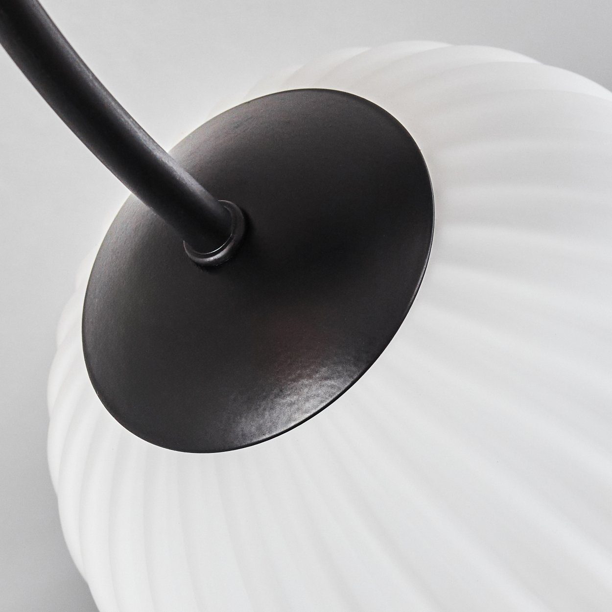 hofstein Deckenleuchte Deckenlampe aus Metall/Glas in Schwarz/Milchglas in Riffel-Optik, ohne Leuchtmittel, Leuchte im Retro-Design aus Glas, 6 x G9 LED, ohne Leuchtmittel