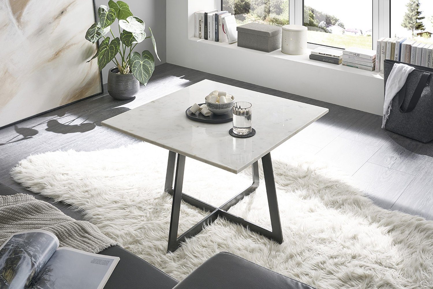 MCA furniture Couchtisch aus Marmor weiß in weiß. Abmessungen (LxBxH) 65x65x44 cm