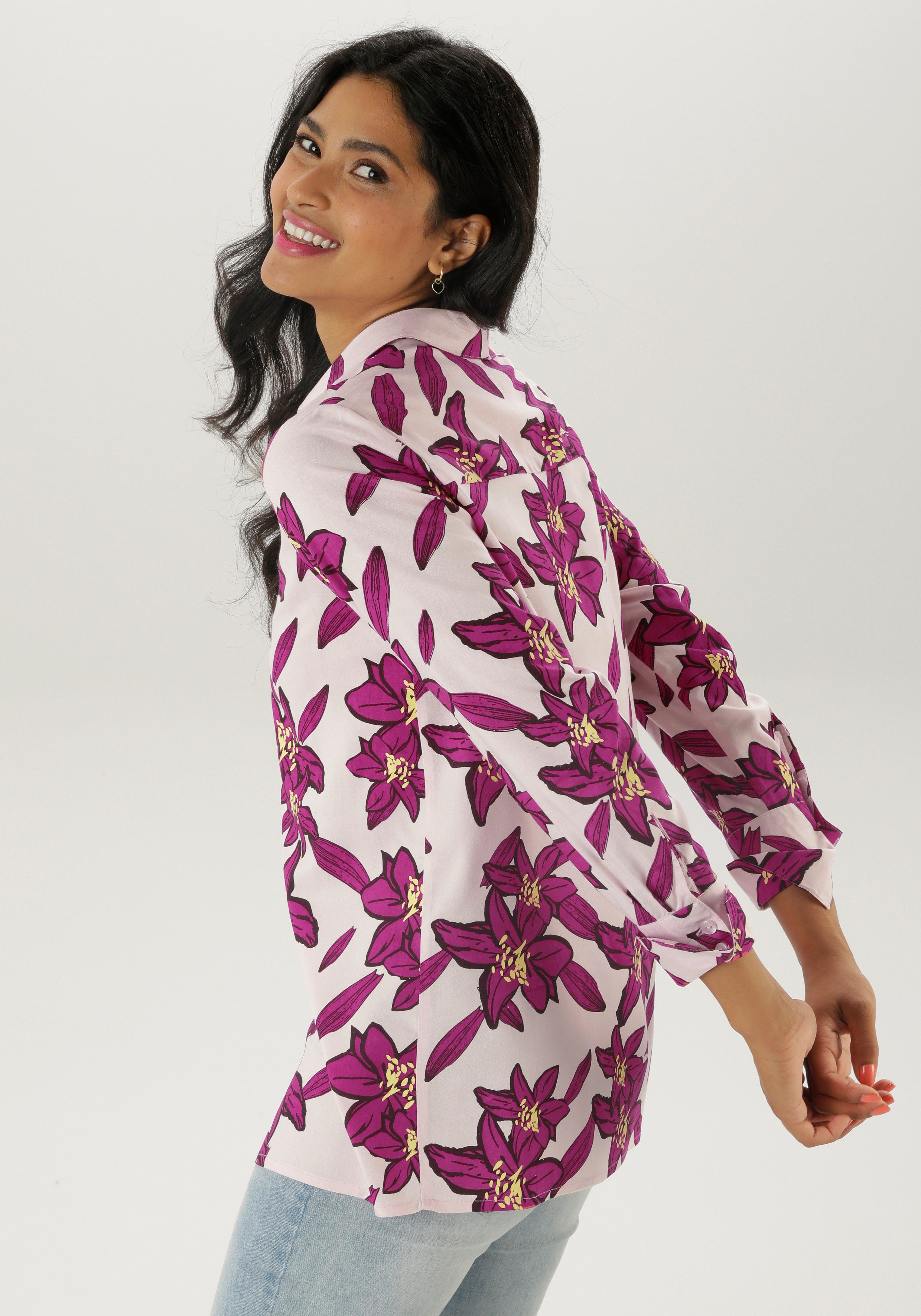 Aniston SELECTED Hemdbluse mit malerisch großen Blütendruck günstig online kaufen