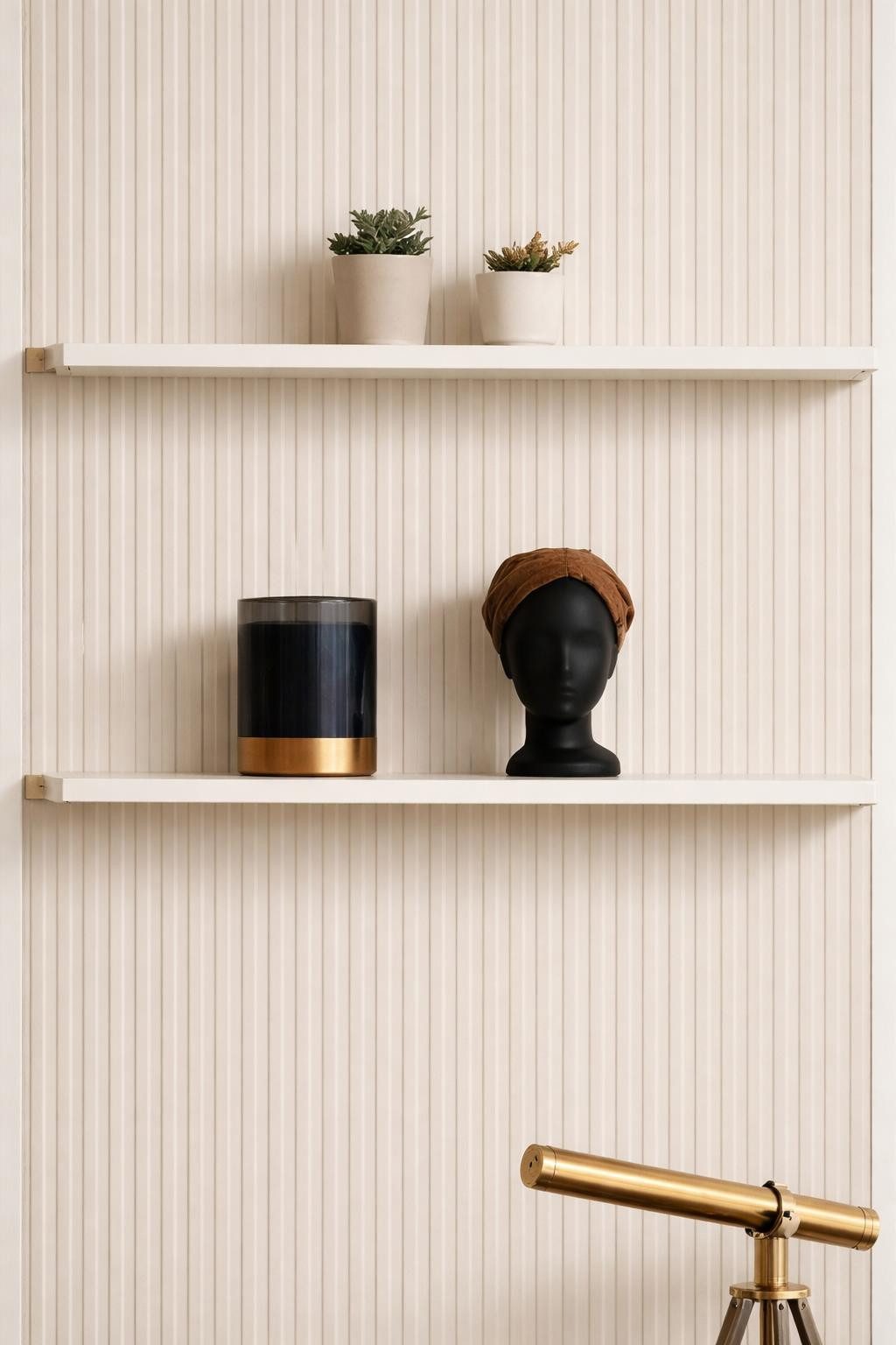 JVmoebel Bücherwand Elegantes Wandregal in Weiß mit goldenen Akzenten Holzmöbel, Made in Europa