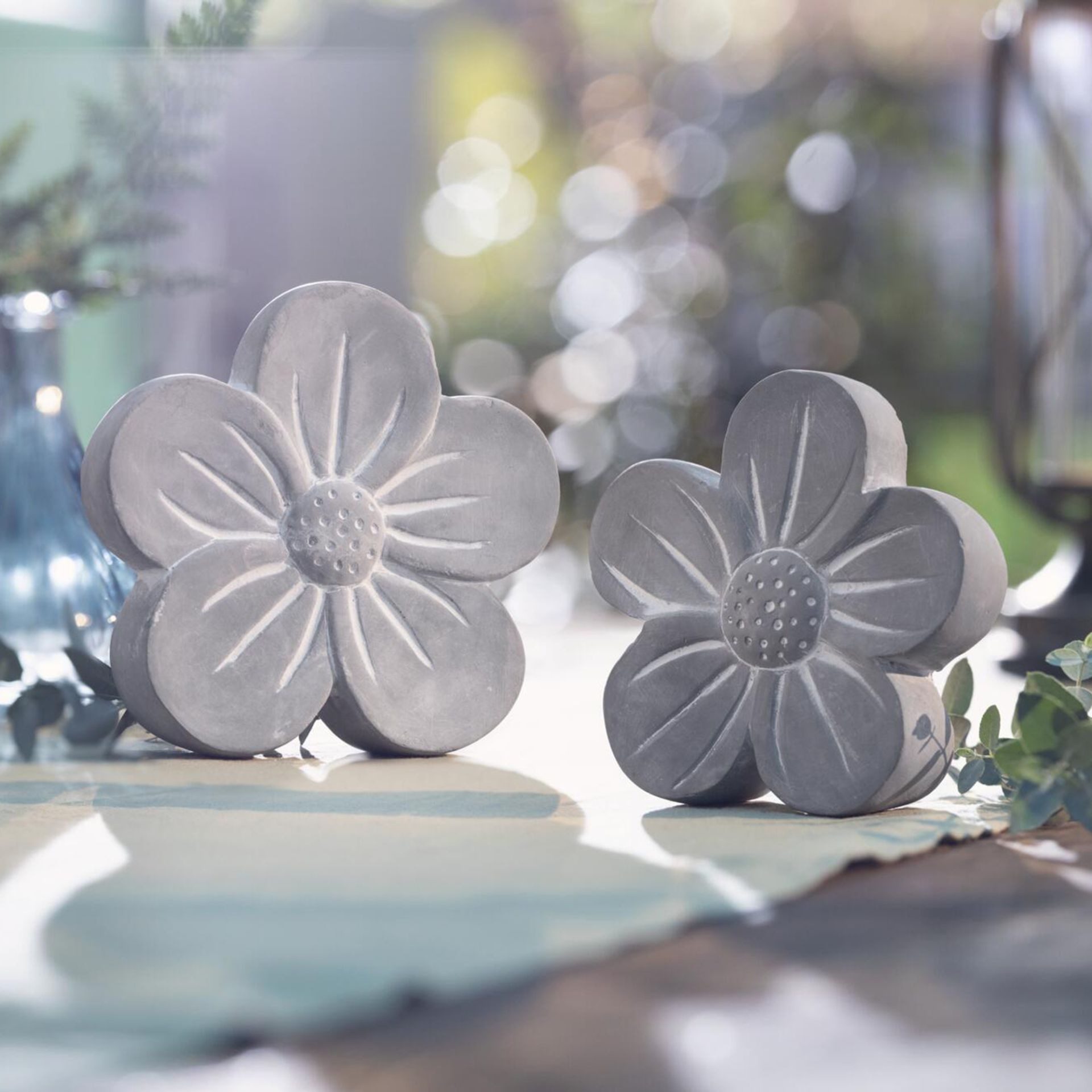 Home-trends24.de Gartenfigur Blüte Blume Garten Terrasse Zement Deko Figur 2er Set, (2 St)