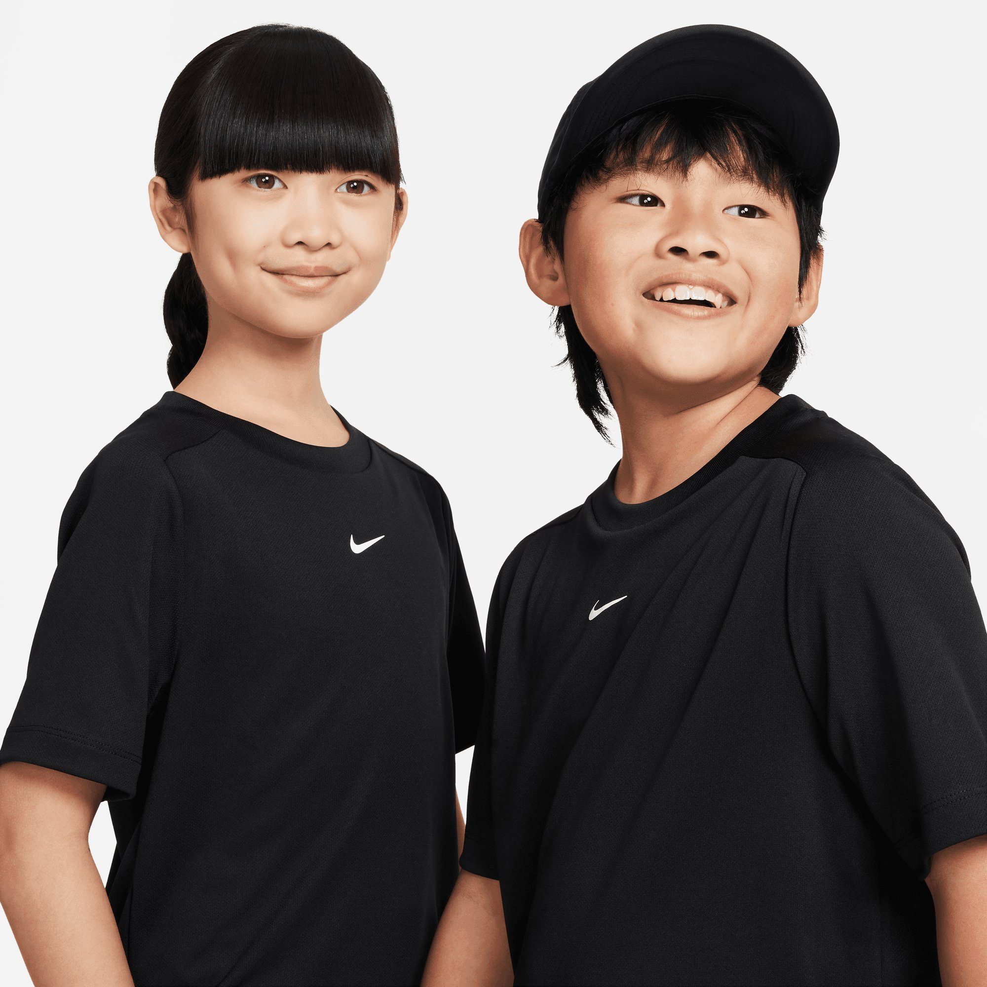 Nike (BOYS) TOP MULTI+ KIDS' Trainingsshirt DRI-FIT BLACK/WHITE TRAINING BIG