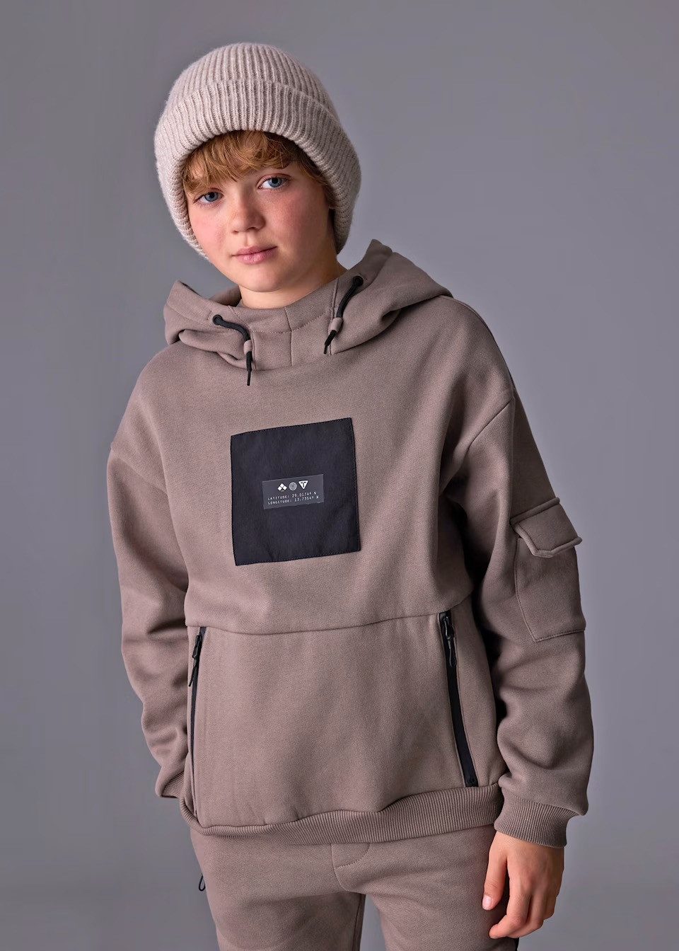 Mayoral Kapuzensweatshirt Teenager Jungen Sweatshirt mit Kapuze & Reißverschlusstaschen (740383)