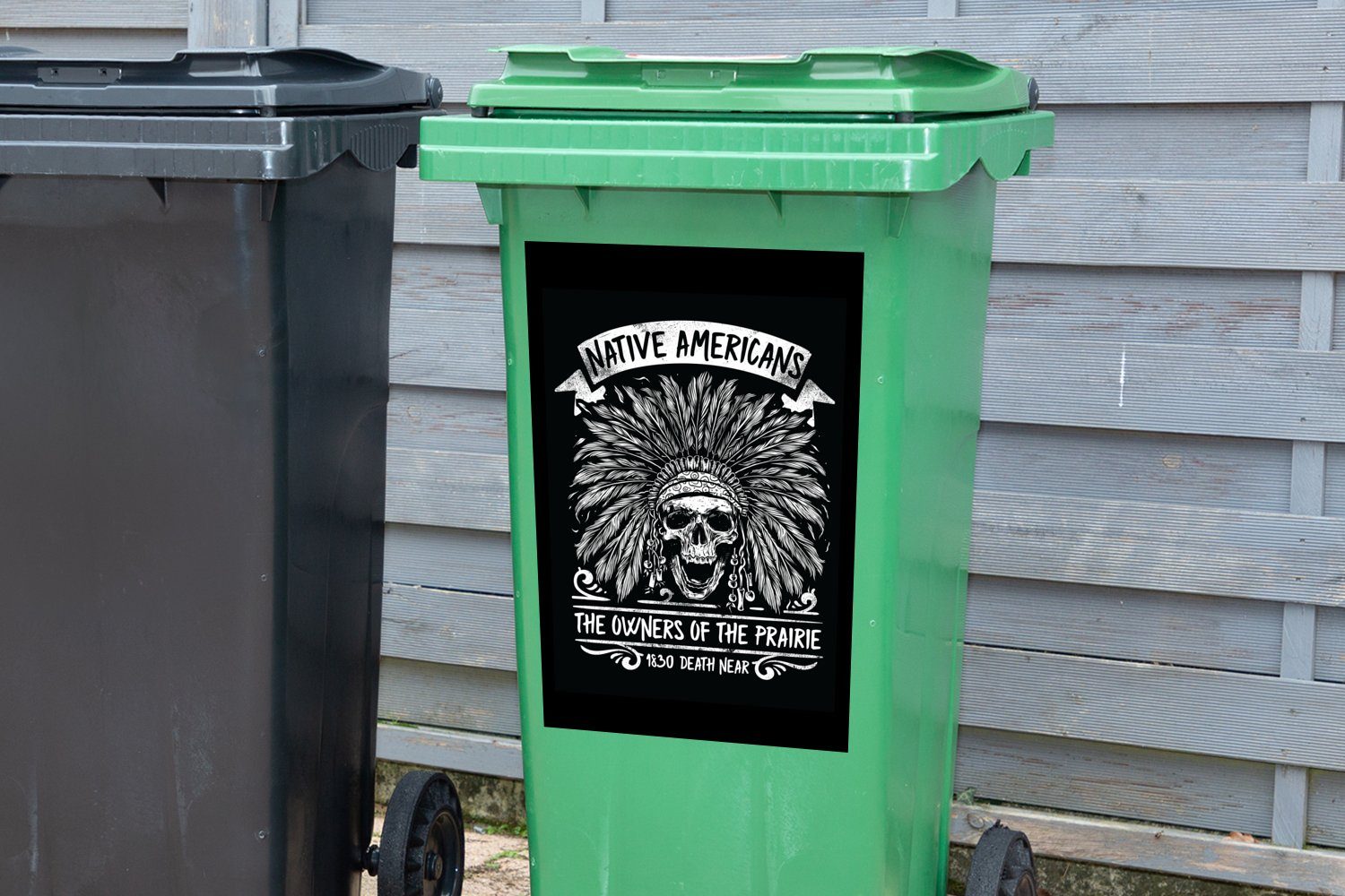 St), Retro - - Mülltonne, Maske Container, (1 Sticker, Abfalbehälter Weiß Schwarz - MuchoWow Mülleimer-aufkleber, Wandsticker