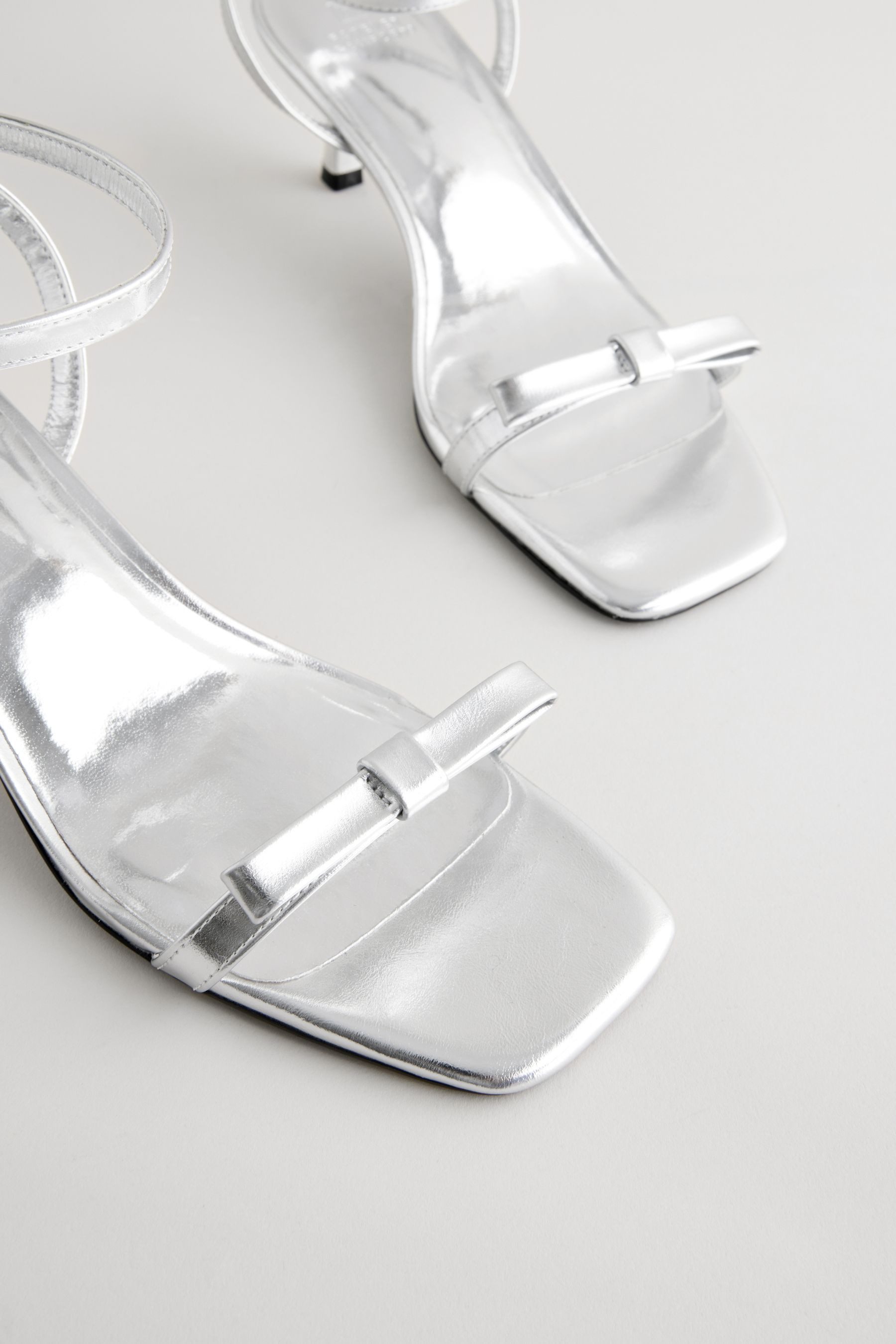 Next Forever Comfort® Schlichte, eckige Sandalen Riemchensandalette (1-tlg) günstig online kaufen