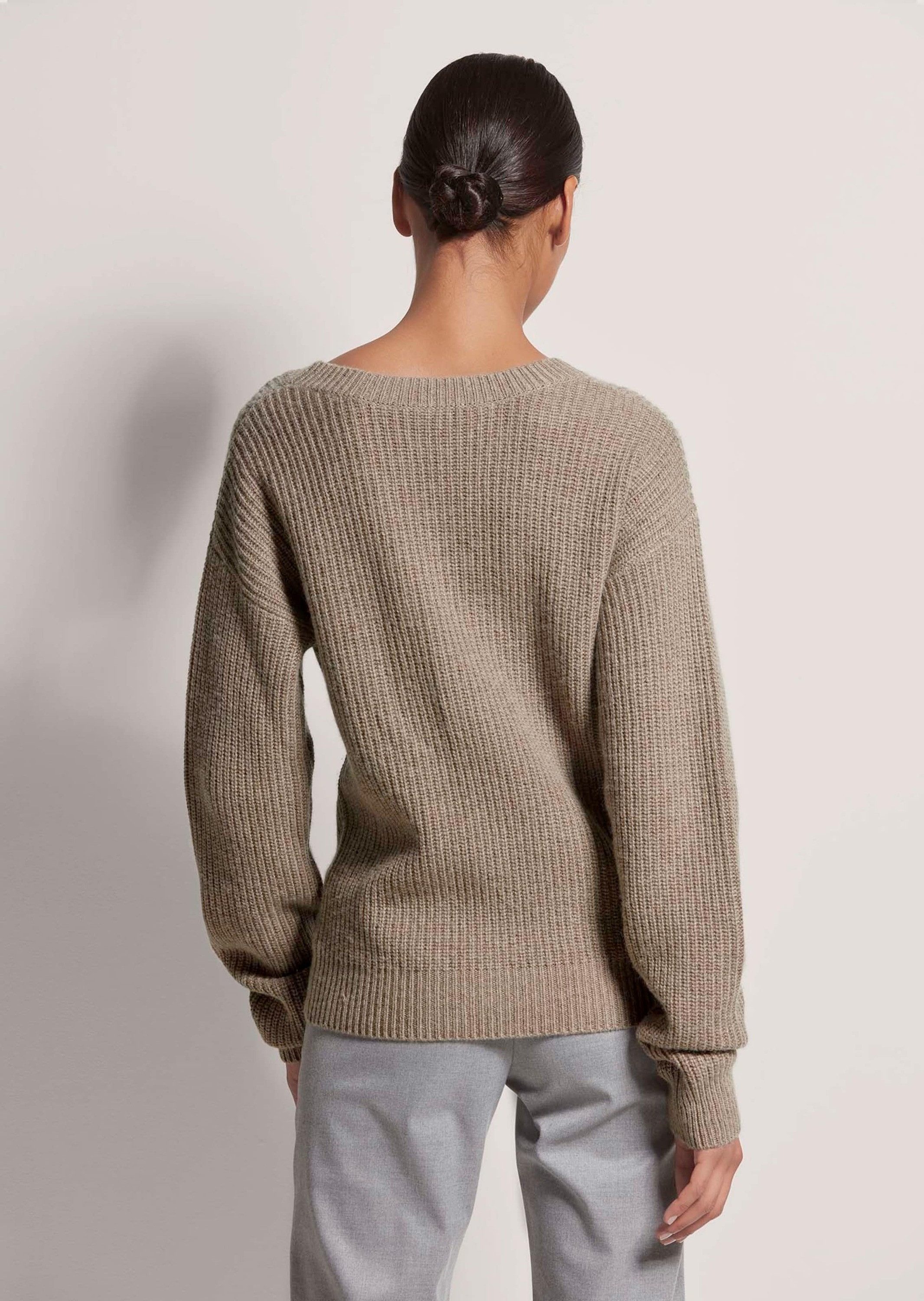 MADELEINE Strickpullover Langarm Pullover mit U-Boot-Ausschnitt Uni-Design trifft auf eleganten U-Boot-Ausschnitt