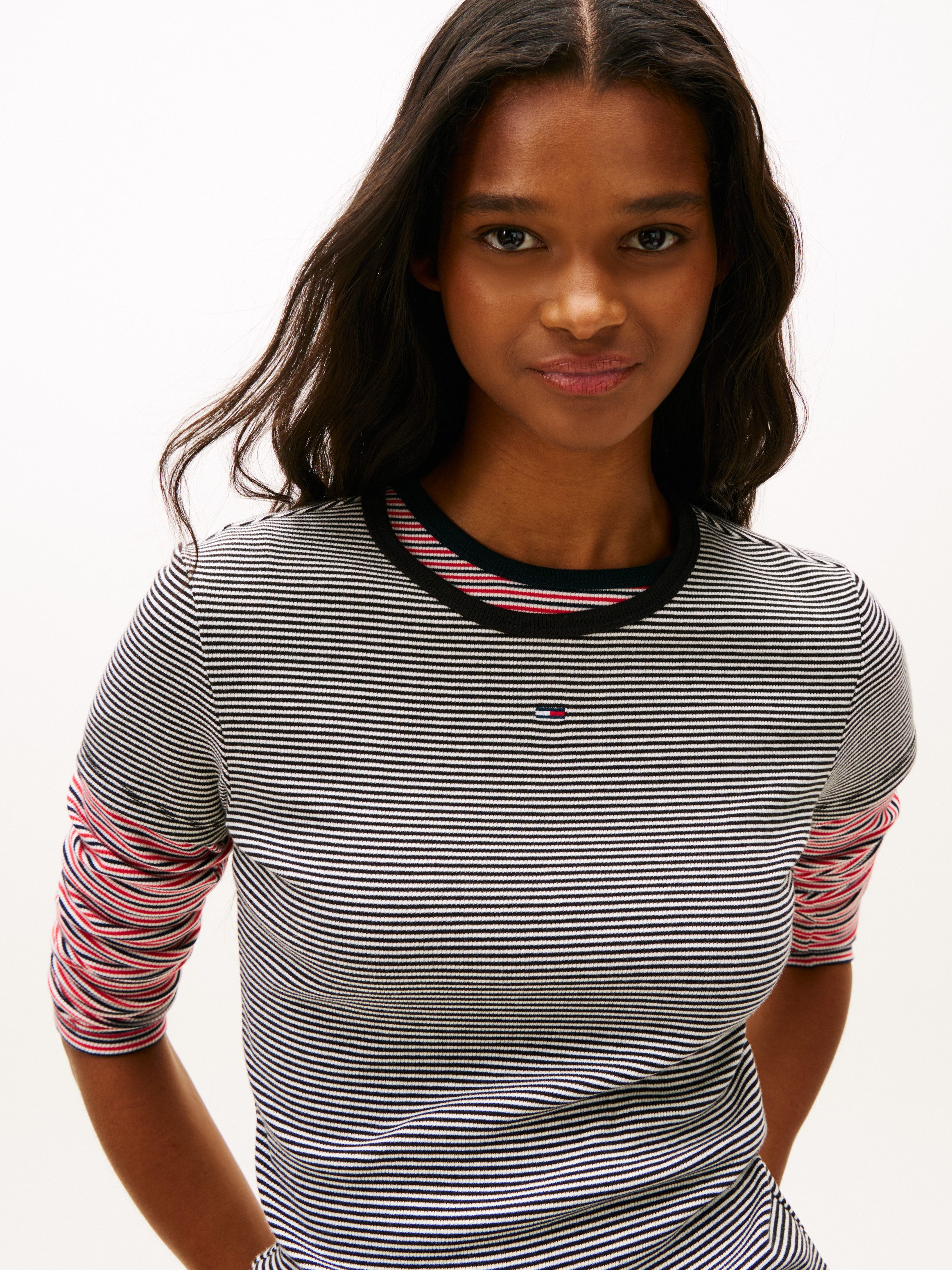 Tommy Jeans Kurzarmshirt TJW ESSENTIAL RIB SHORT SLEEVE EXT Baumwollmischung in gerippter Struktur, Slim Fit