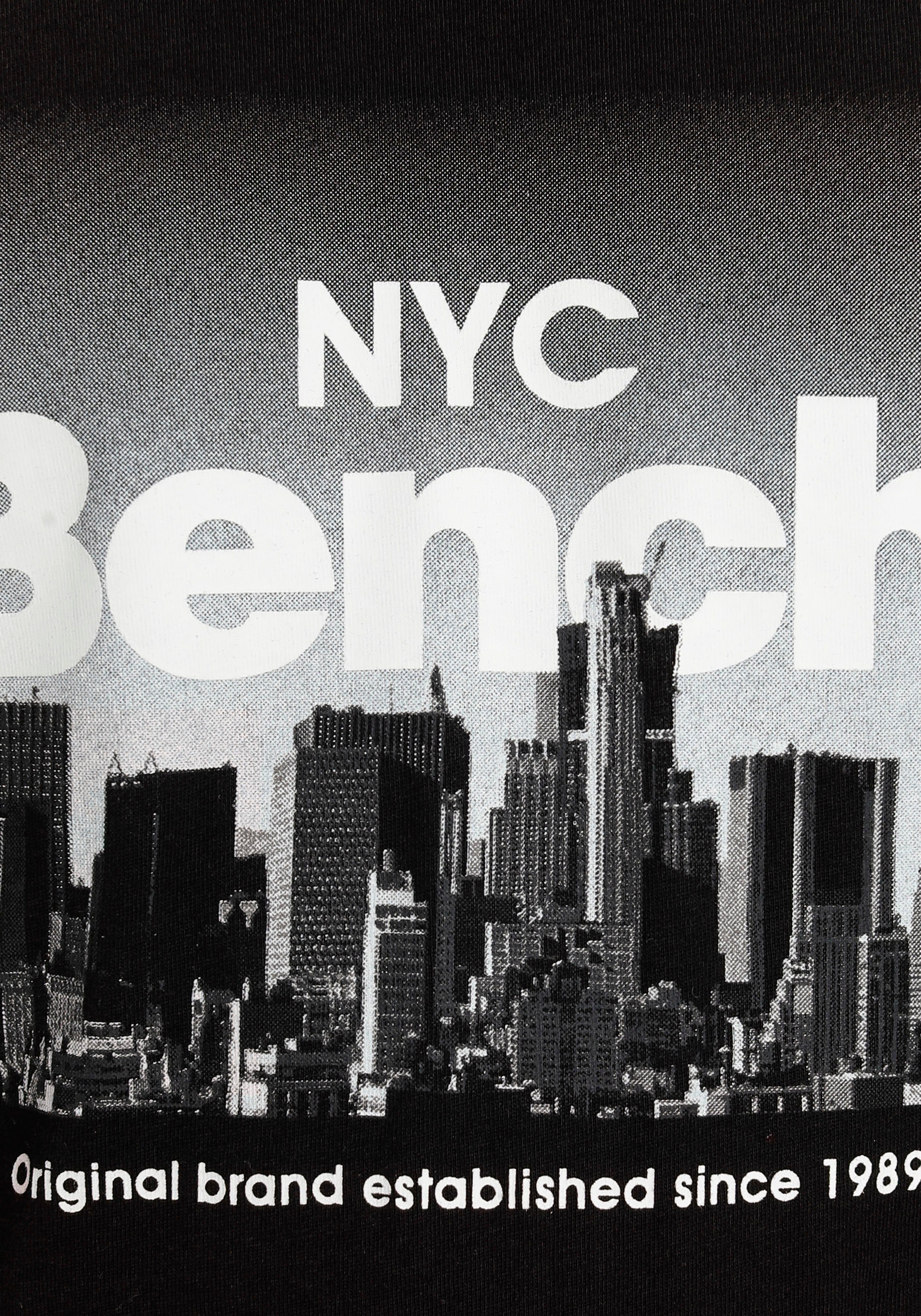 NYC Bench. Kapuzenshirt Fotodruck