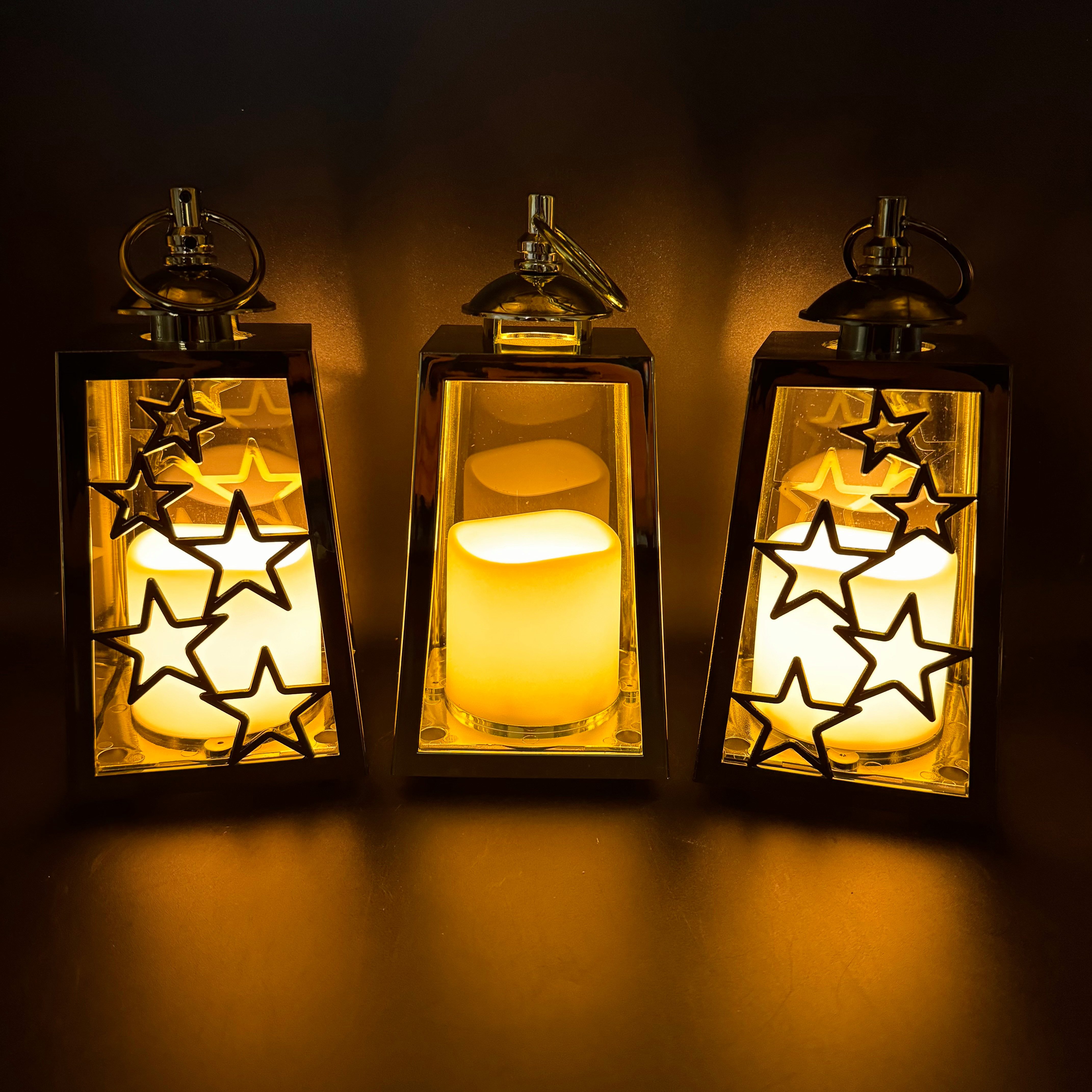 Online-Fuchs LED Laterne im 3er Set mit LED-Kerzen, Timer und Sternen verziert - Outdoor, Dauerleuchten oder Flackereffekt wählbar, warmweiße LED-Flamme, Dekoration für Herbst, Winter und Weihnachten