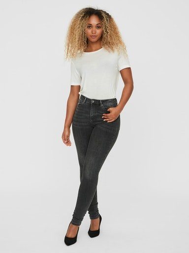 Zum Outfit 7