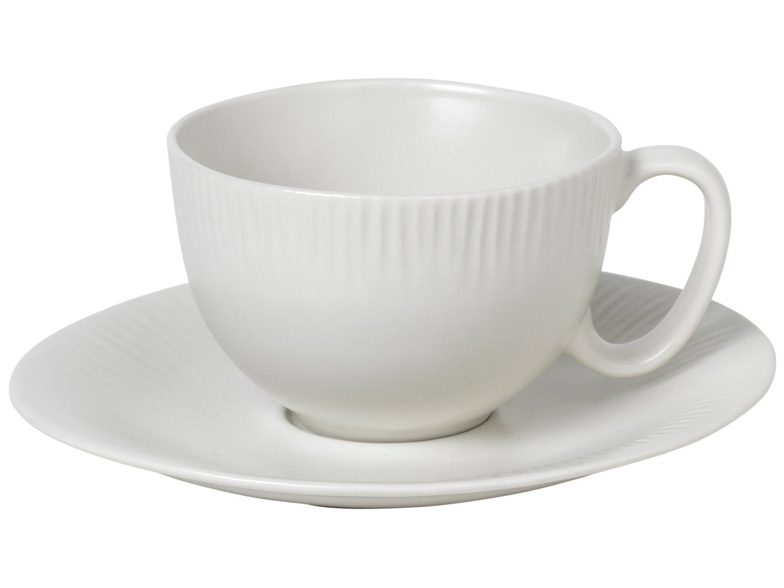 Broste Copenhagen Tasse SANDVIG soft white Tasse mit Untertasse 2tlg., Porzellan