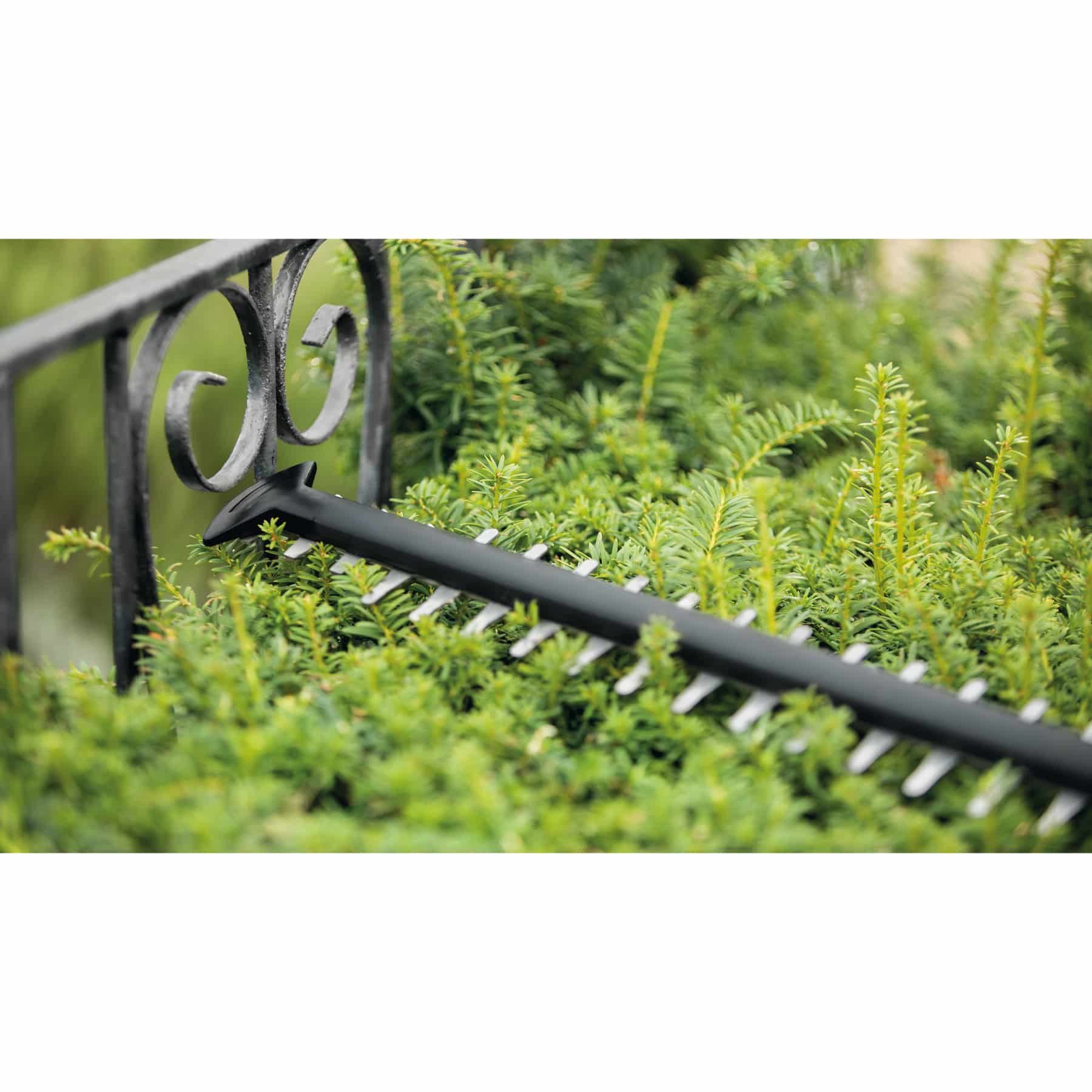 BOSCH Akku-Heckenschere BOSCH Akku-Heckenschere UniversalHedgeCut 18V-55