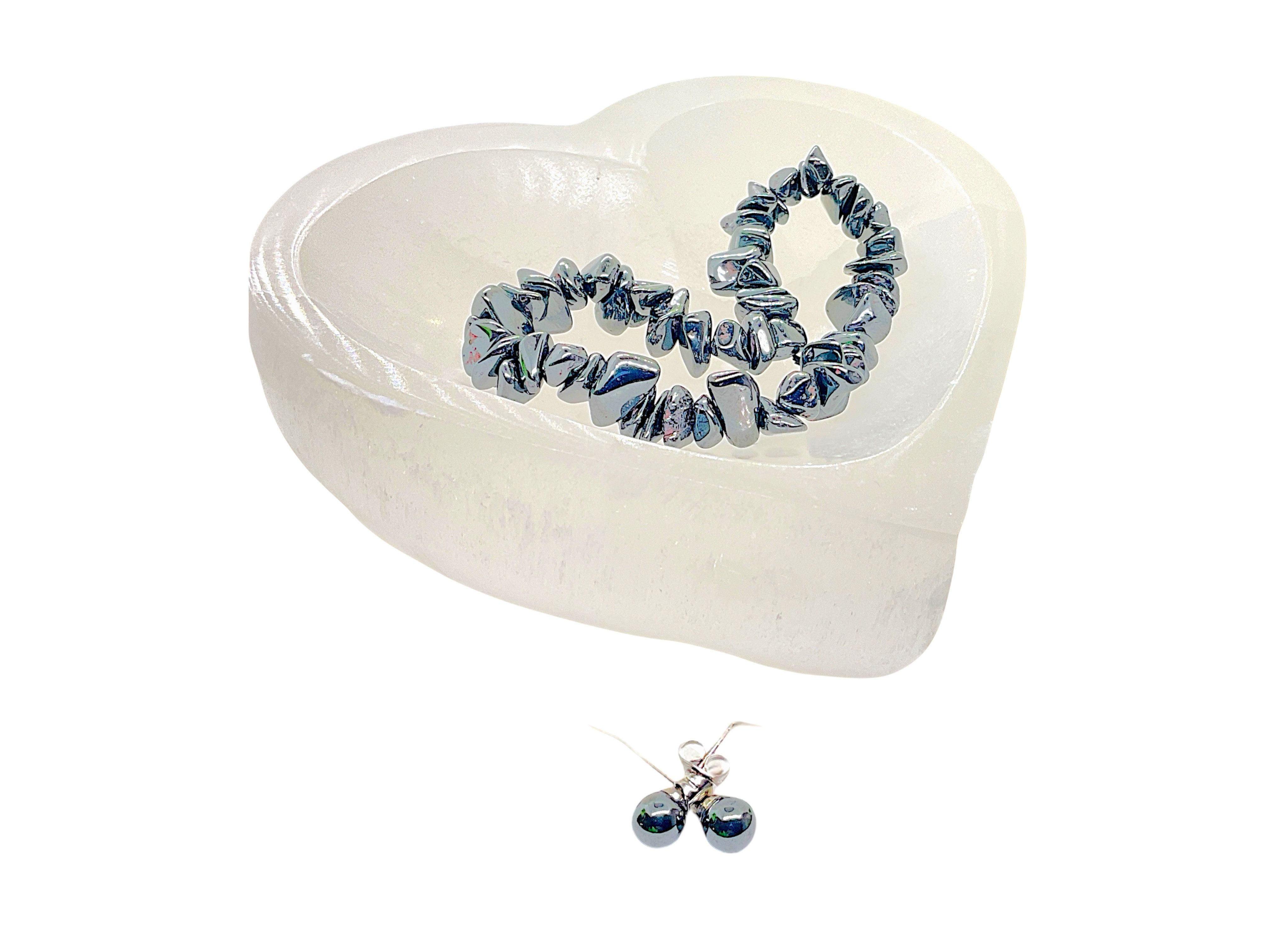 Steinfixx® Schmuckset Hämatit Schmuckset mit hochwertiger Selenit Herzschale 10cm (3 teiliges Set, 3-tlg., Chakrastein - Heilsteine - Hämatit - Energiebringer), tanken Sie Energie und Kraft - durch Hämatit
