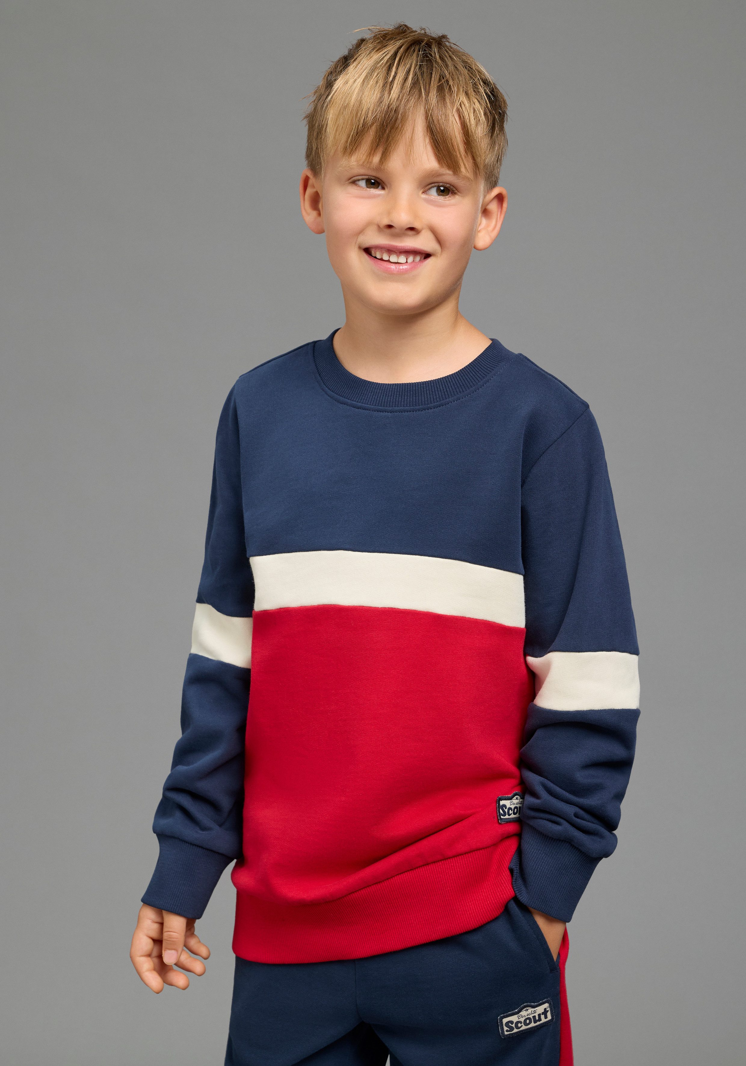 Scout Sweatshirt Rundhals-Sweat mit kontrastfarbigen Einsätzen - NEU von SCOUT Rundhals, Langarm, hüftbedeckende Länge, mit Badge-Applikation. Reduzierter Preis € 18,75. Unverbindliche Preisempfehlung € 24,99, (€ 18,75 pro 1 Stk)
